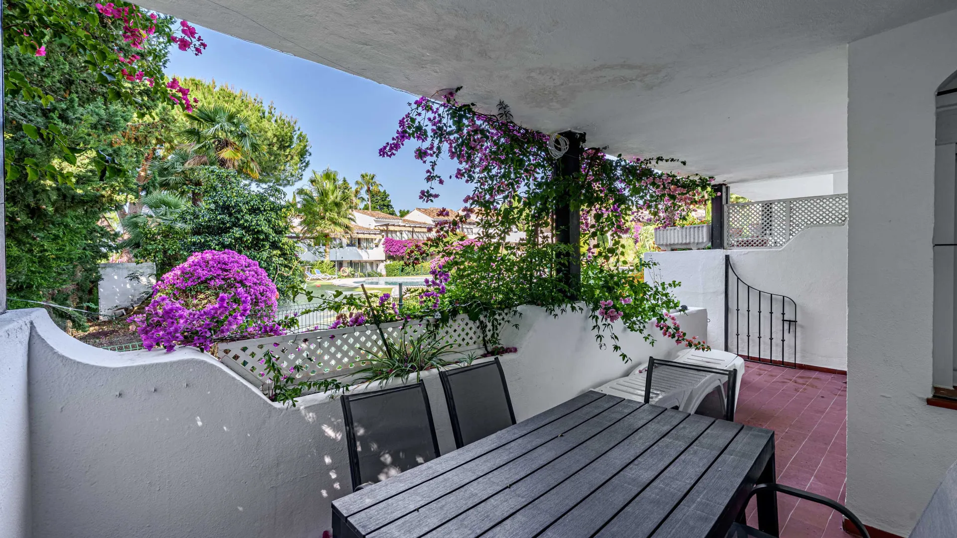 3 bedrooms Sierra Blanca ground floor apartment for sale