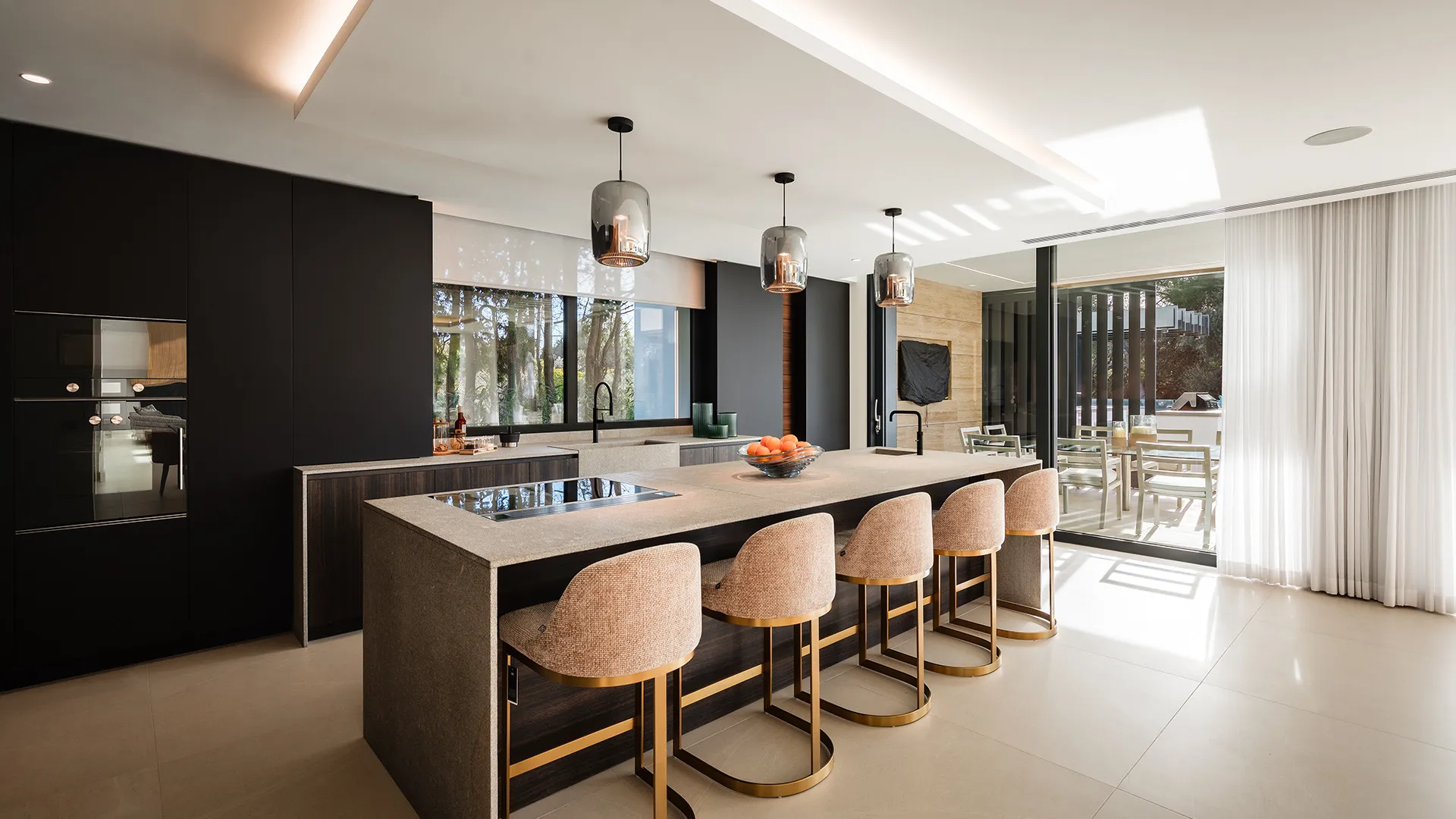 For sale 7 bedrooms villa in Kings & Queens