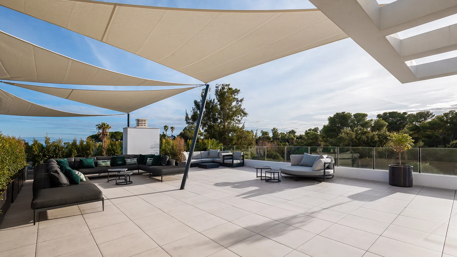 For sale 7 bedrooms villa in Kings & Queens