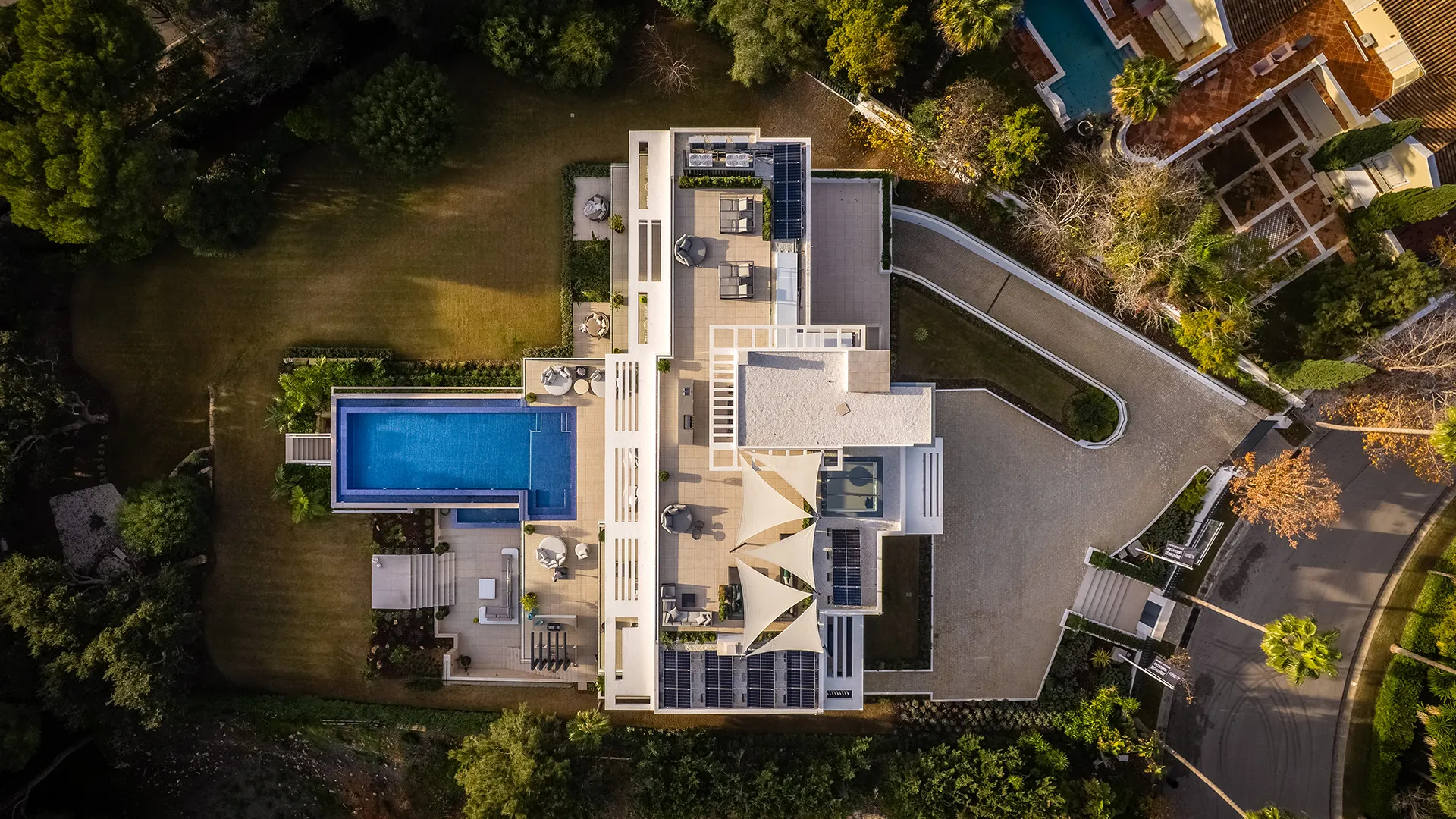 For sale 7 bedrooms villa in Kings & Queens