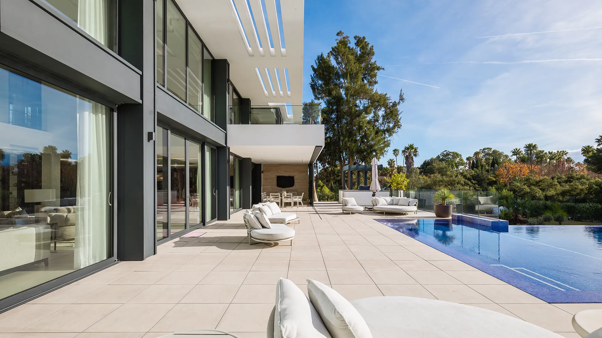 For sale 7 bedrooms villa in Kings & Queens