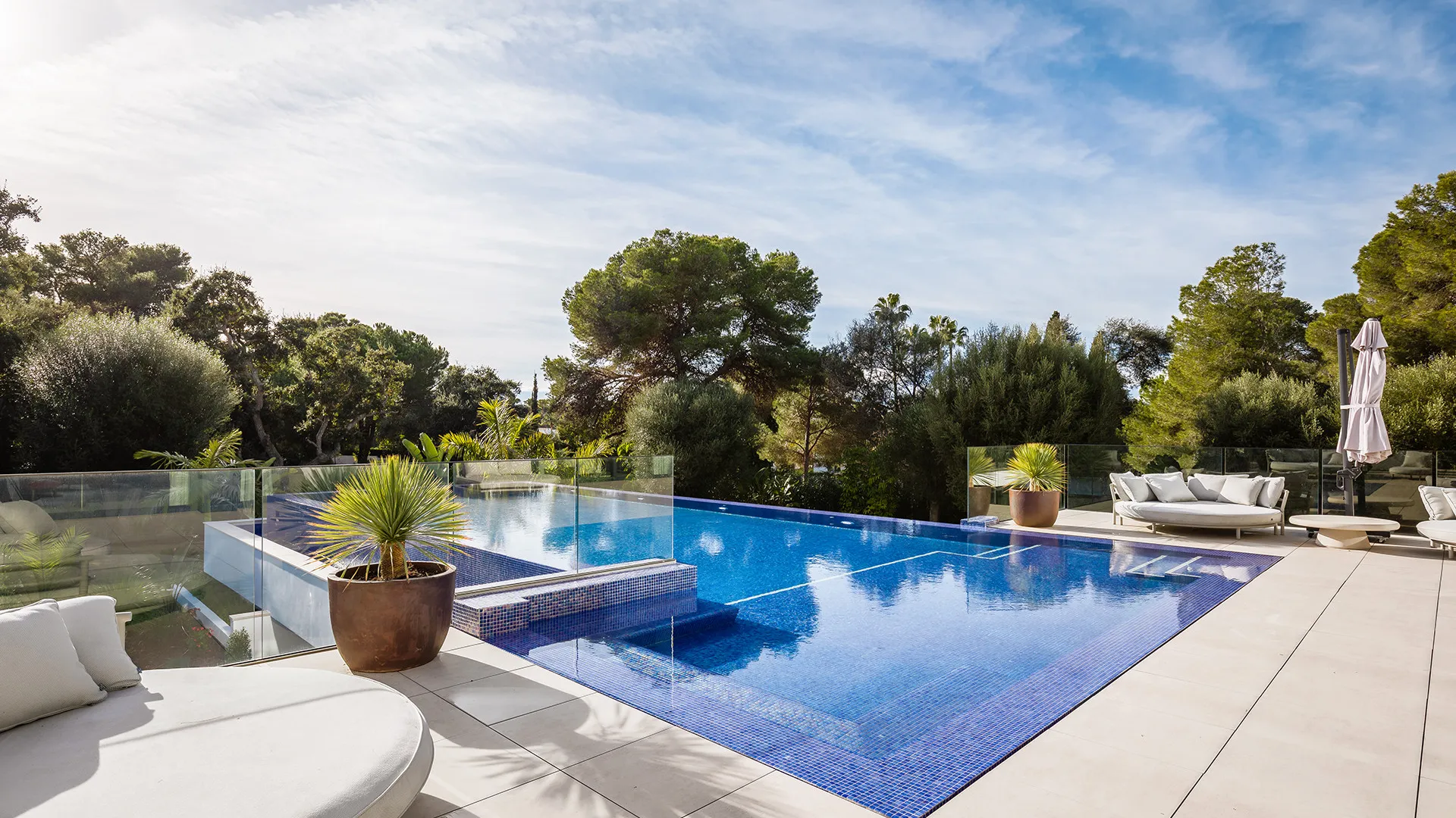 For sale 7 bedrooms villa in Kings & Queens