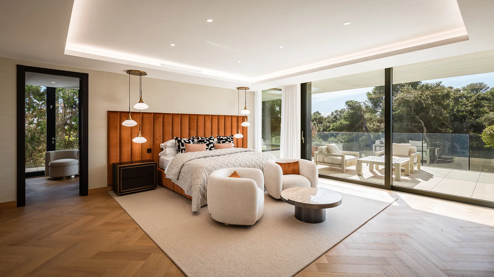 For sale 7 bedrooms villa in Kings & Queens