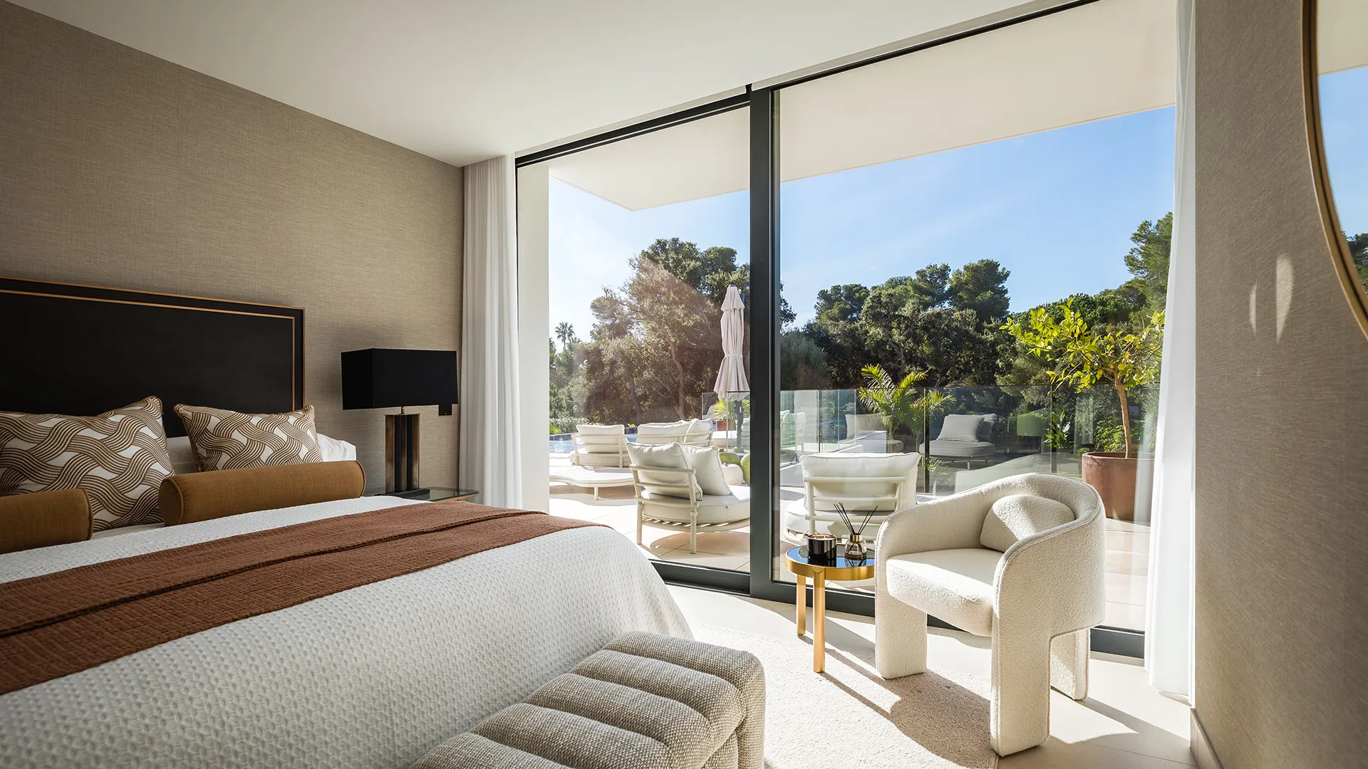 For sale 7 bedrooms villa in Kings & Queens