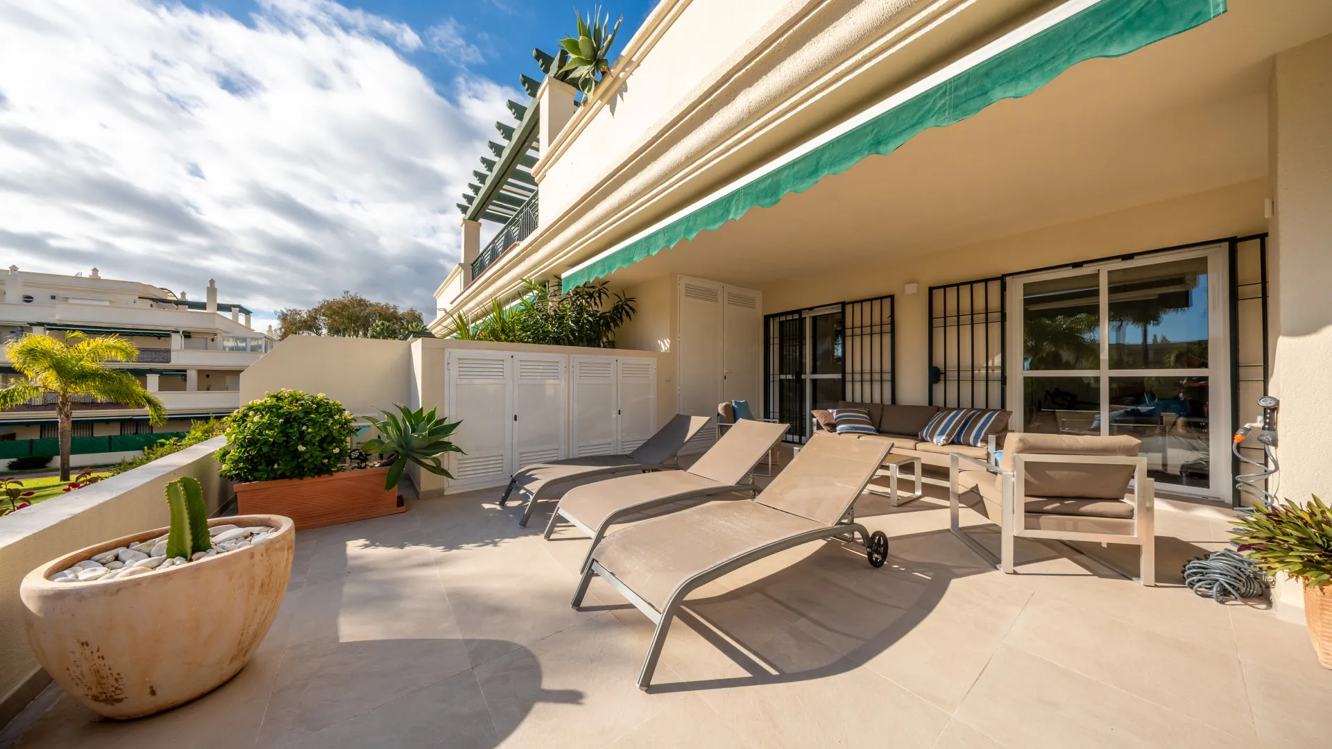 For sale ground floor apartment in Lorcrimar