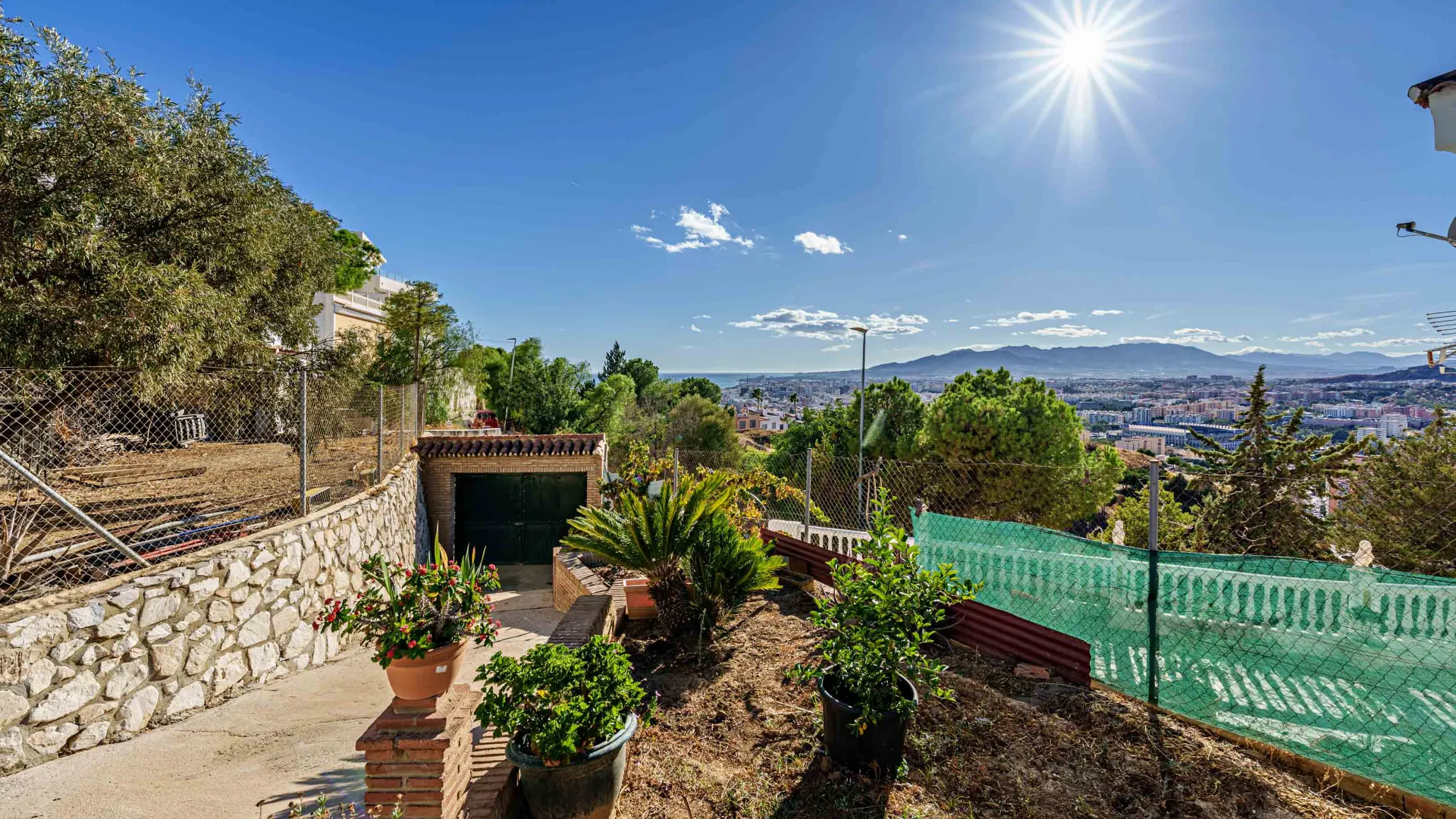 Se vende casa de 3 dormitorios en Malaga - Ciudad Jardín