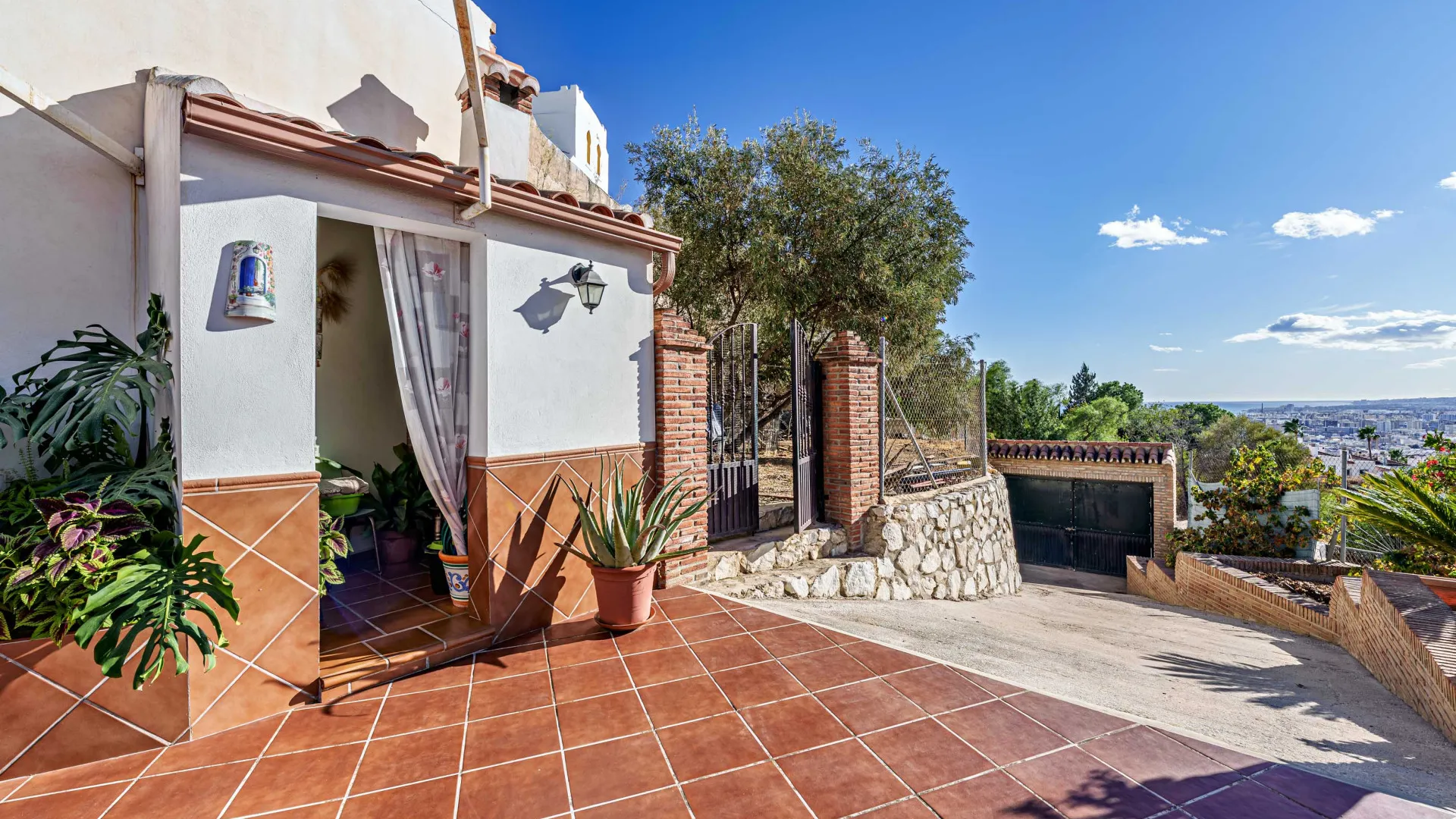 Se vende casa de 3 dormitorios en Malaga - Ciudad Jardín