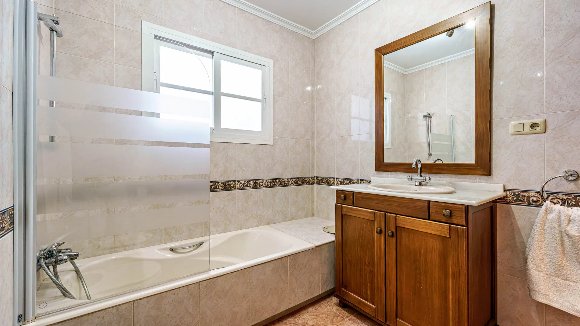 Se vende casa de 3 dormitorios en Malaga - Ciudad Jardín