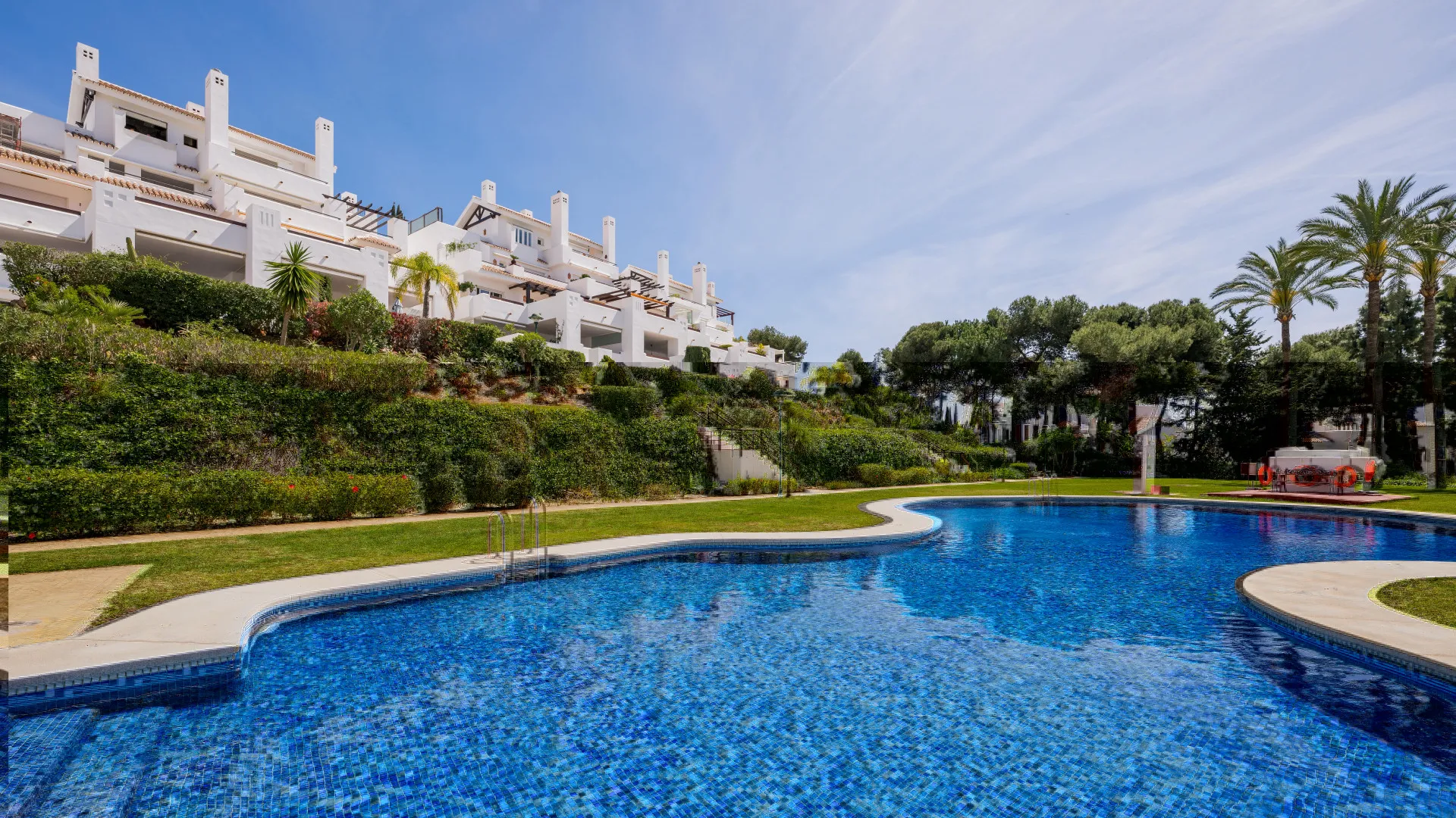 Comprar apartamento en Los Monteros Palm Beach de 3 dormitorios