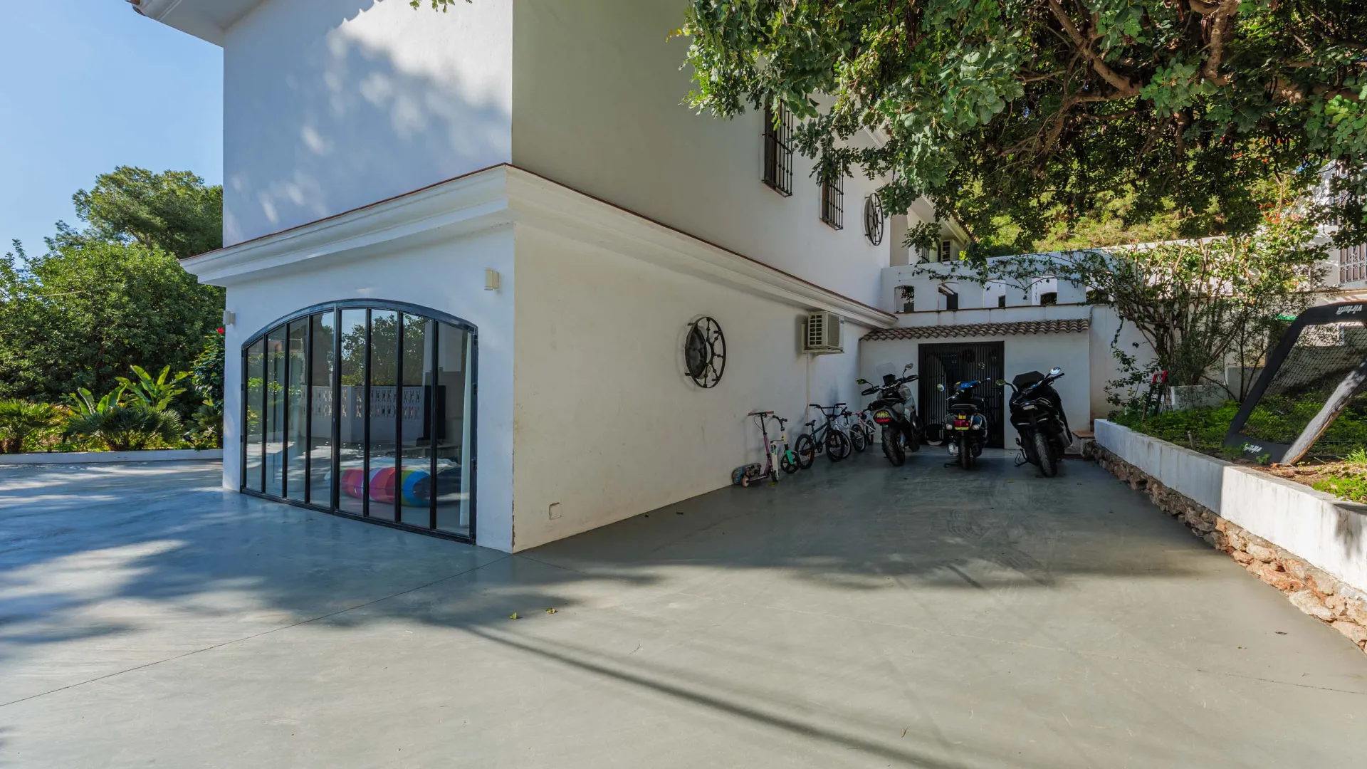 Se vende casa en Pinares de San Antón de 4 dormitorios