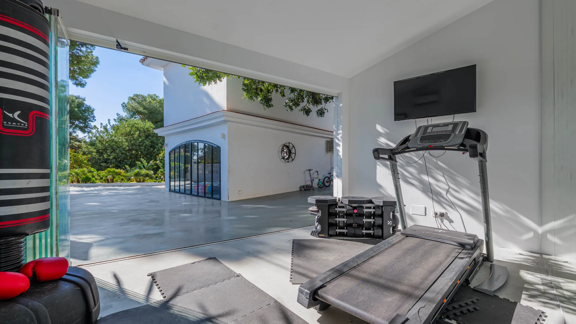 Se vende casa en Pinares de San Antón de 4 dormitorios