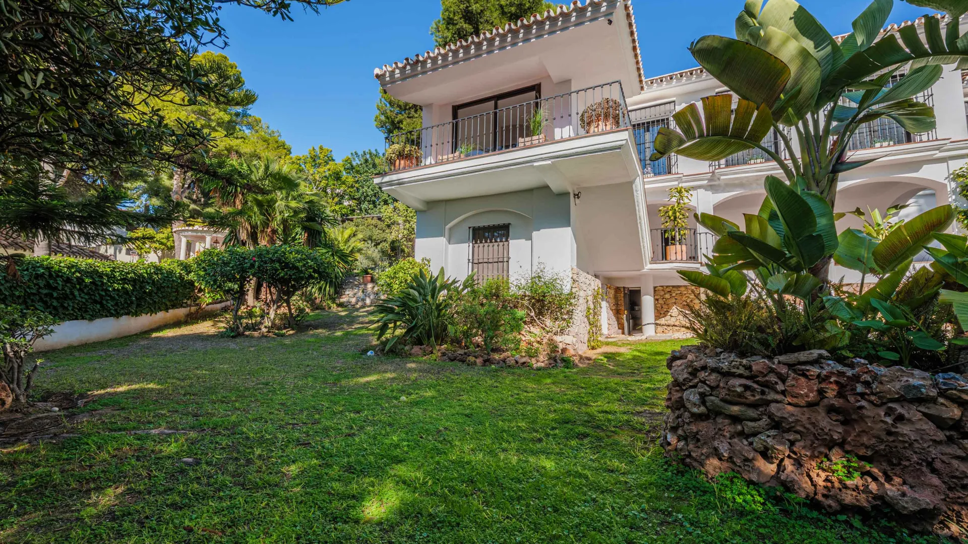 Se vende casa en Pinares de San Antón de 4 dormitorios