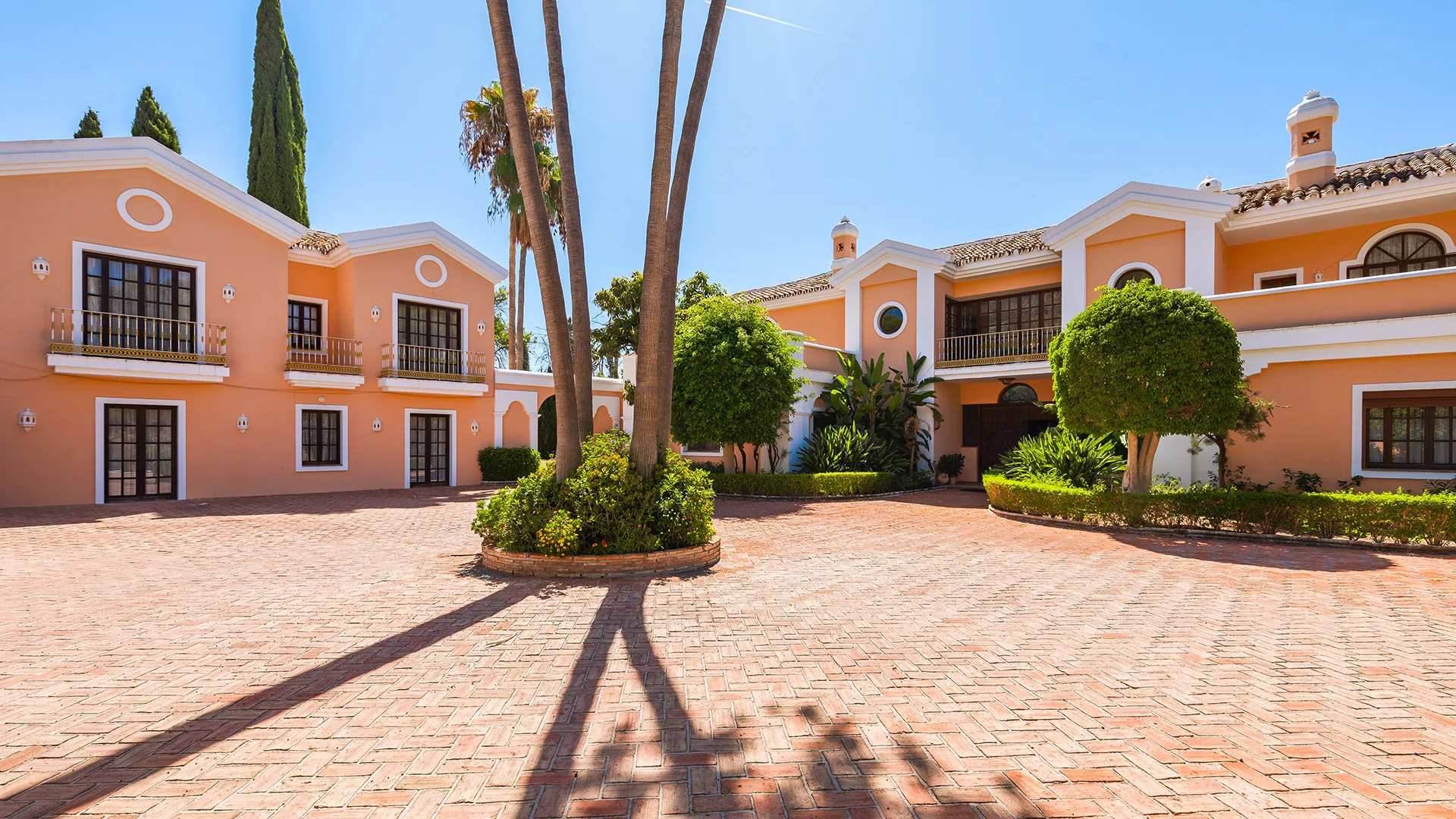 For sale villa in La Capellania with 20 bedrooms