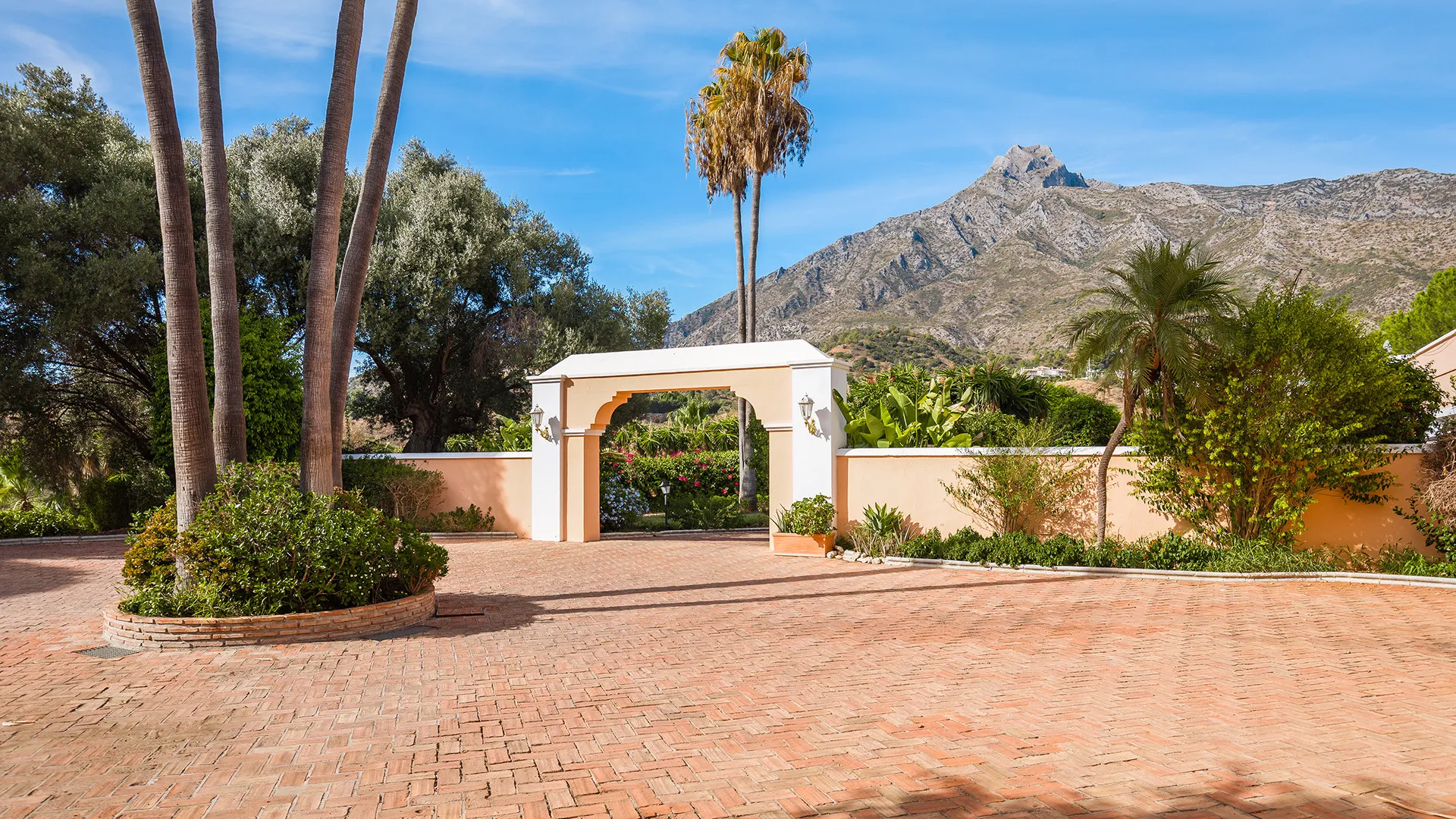 For sale villa in La Capellania with 20 bedrooms