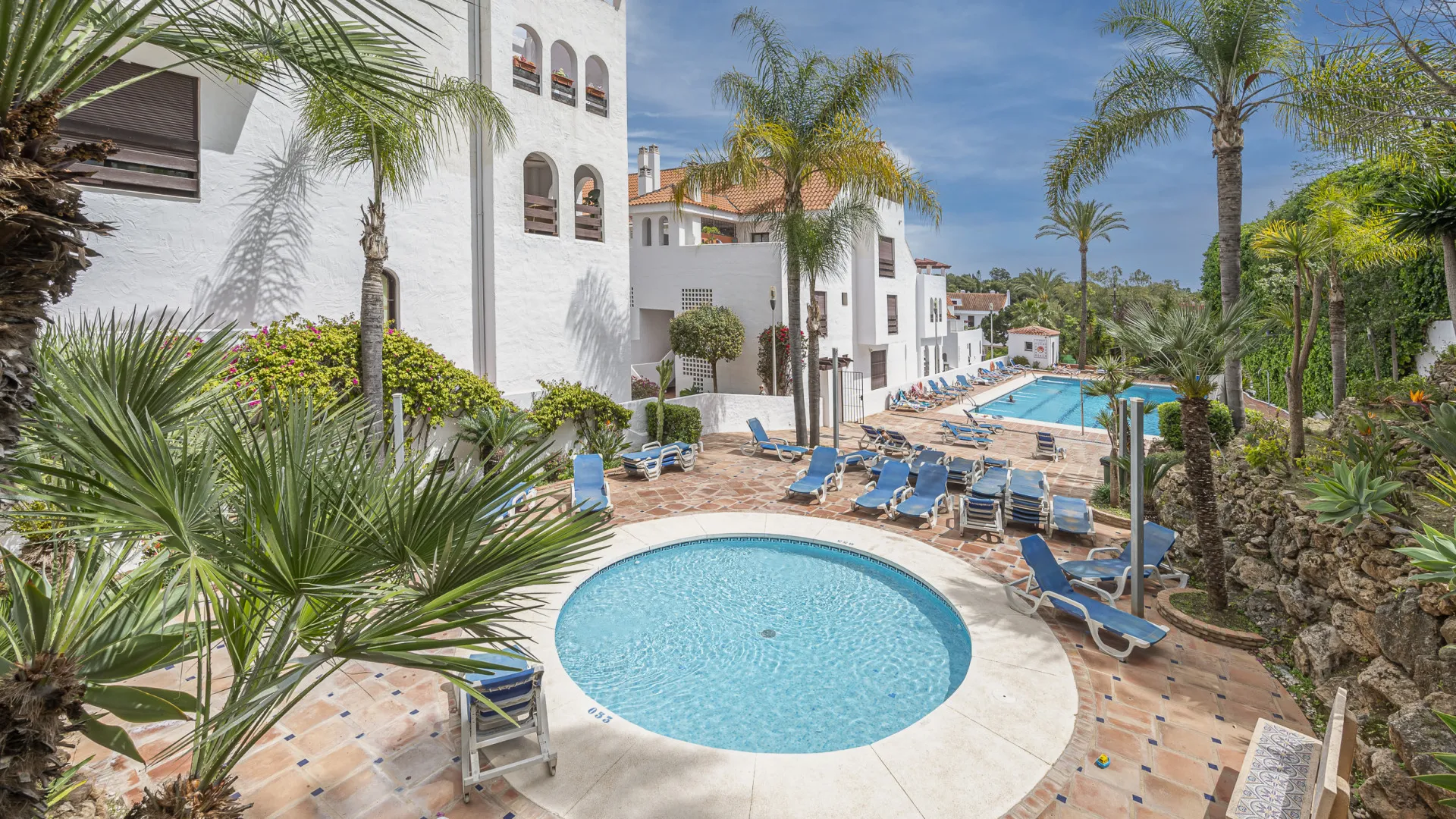 Buy Nueva Andalucia apartment