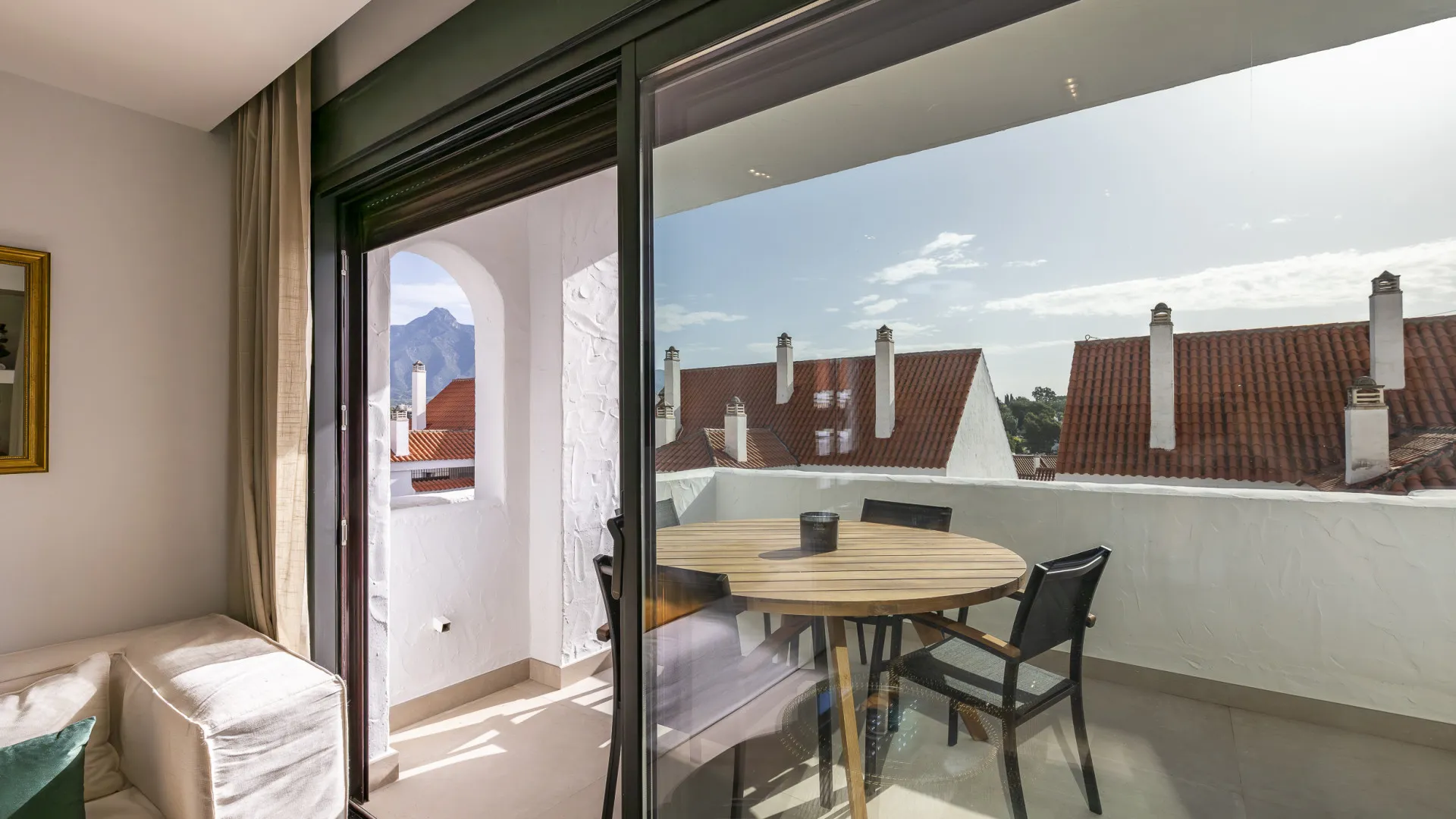 Buy Nueva Andalucia apartment