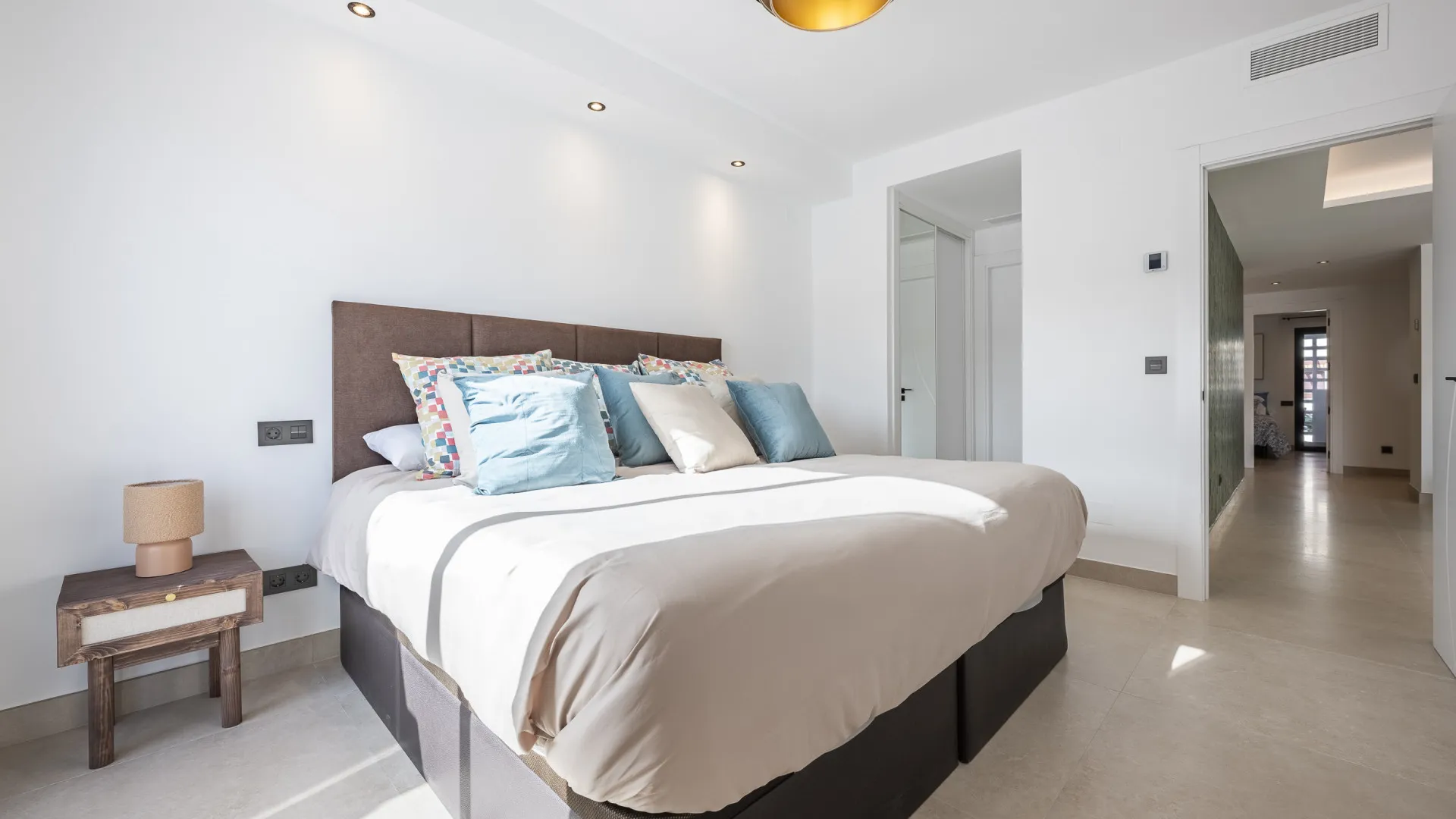 Buy Nueva Andalucia apartment