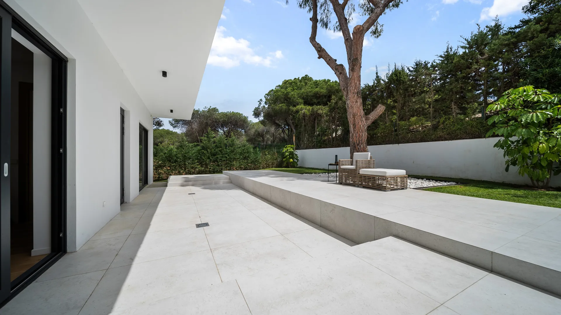6 bedrooms villa in Marbesa for sale