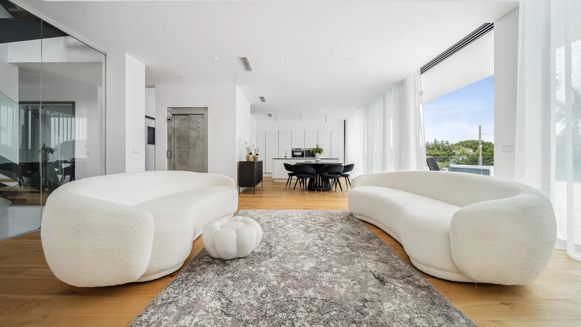 6 bedrooms villa in Marbesa for sale