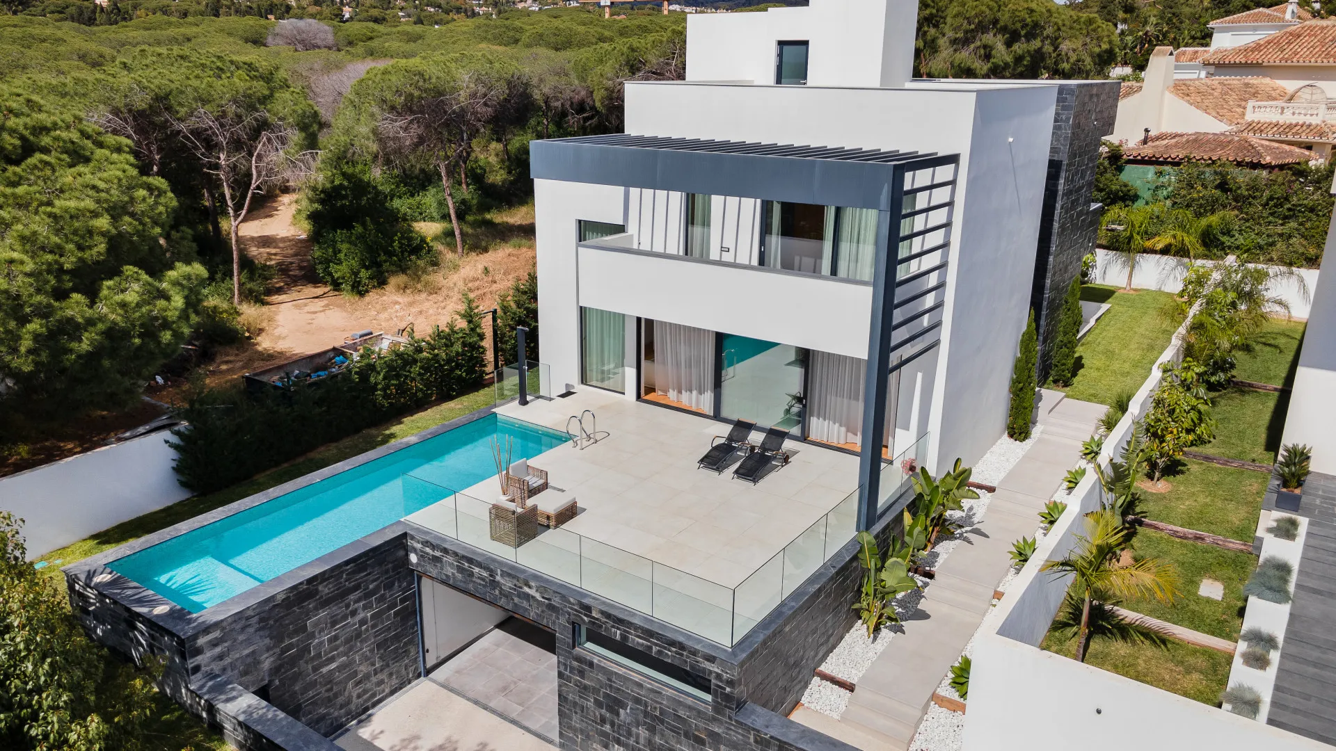 6 bedrooms villa in Marbesa for sale