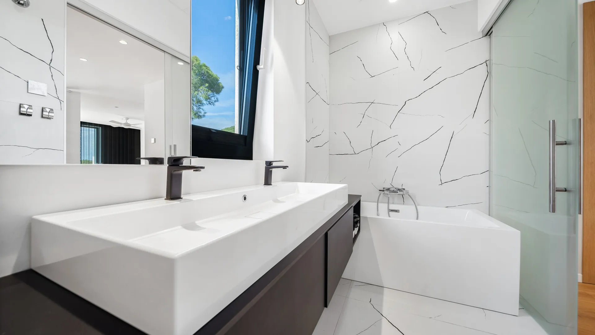 For sale villa with 4 bedrooms in Marbesa