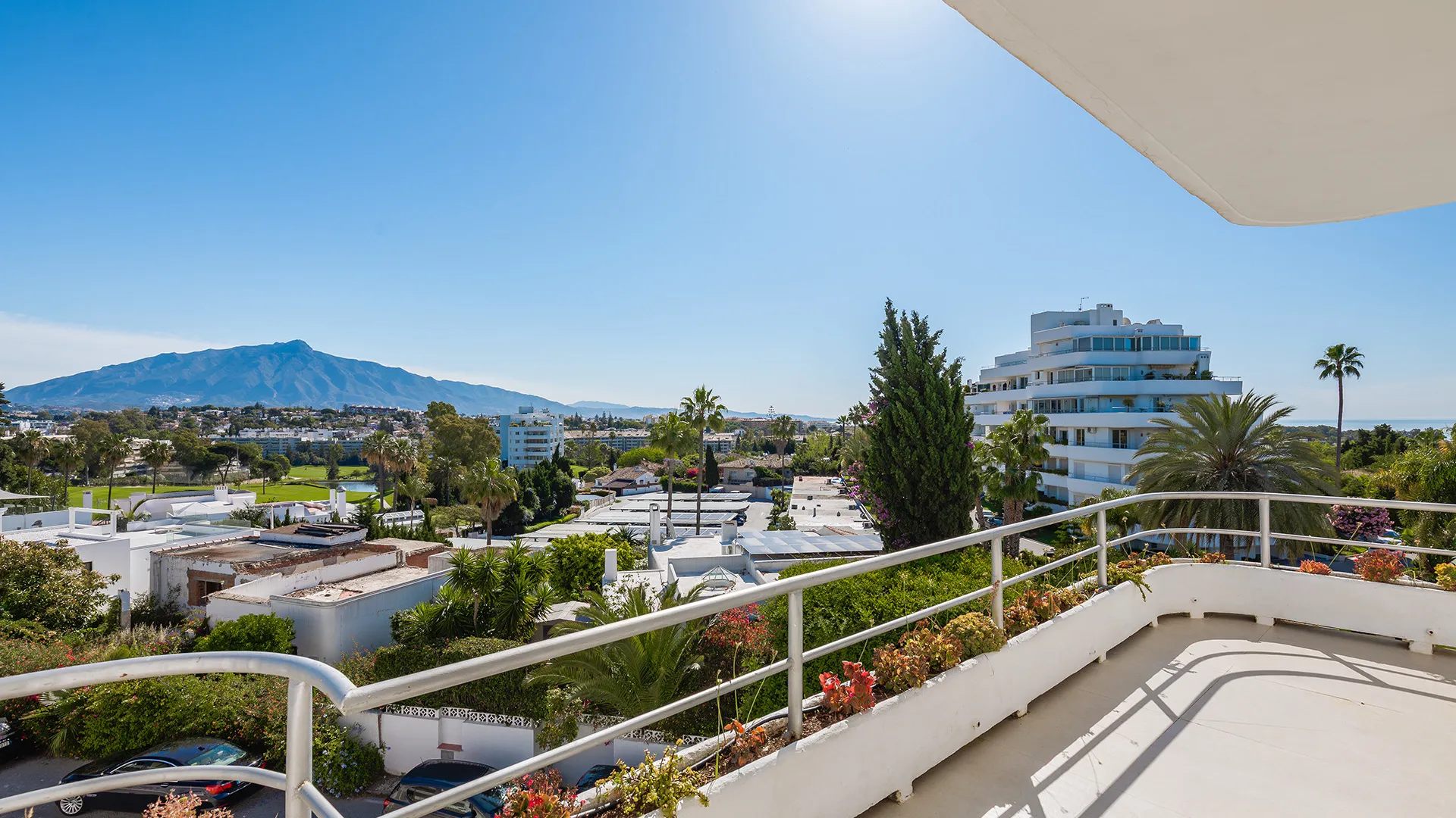 Ático a la venta con 3 dormitorios en Guadalmina Alta