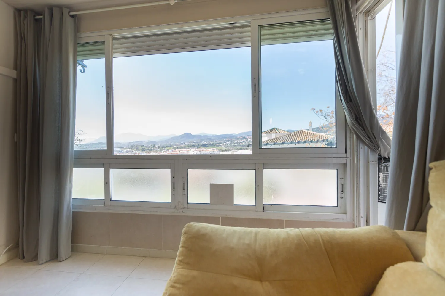 For sale 2 bedrooms apartment in Nueva Andalucia