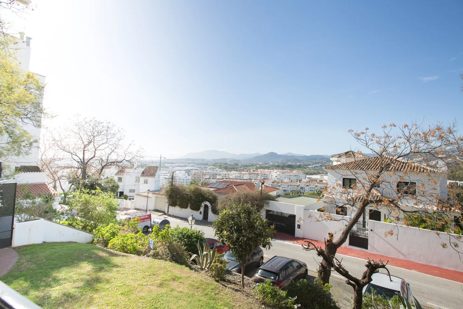 For sale 2 bedrooms apartment in Nueva Andalucia