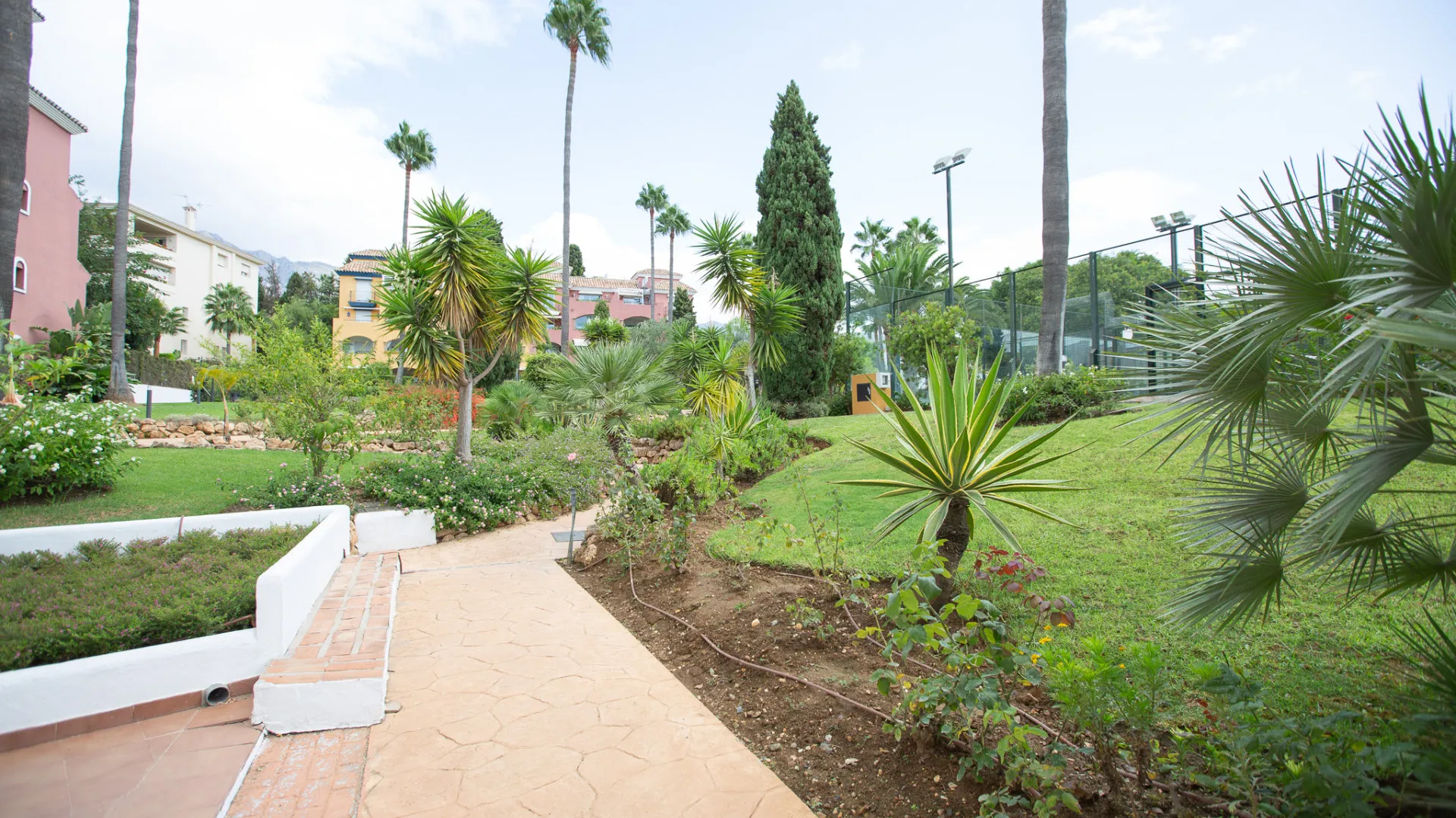 For sale Marbella Golden Mile duplex penthouse with 3 bedrooms