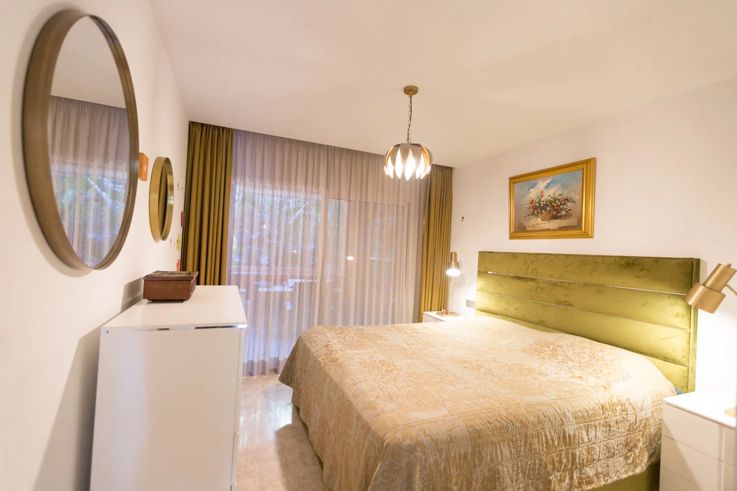 Apartamento planta baja con 2 dormitorios en venta en Alminar de Marbella