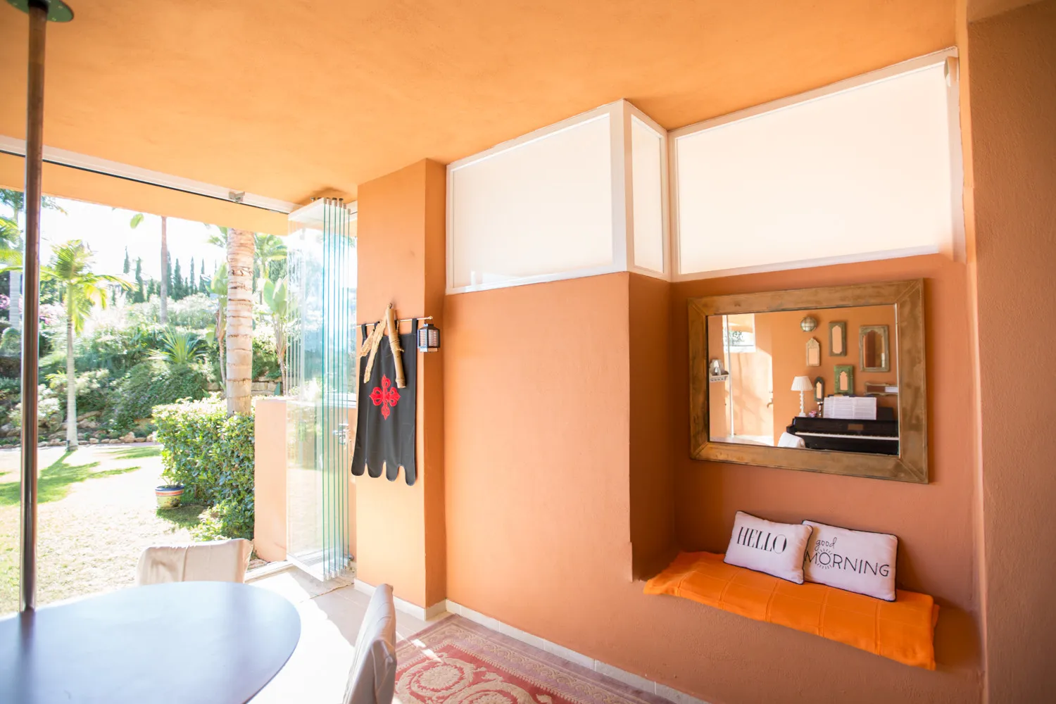 Apartamento planta baja con 2 dormitorios en venta en Alminar de Marbella