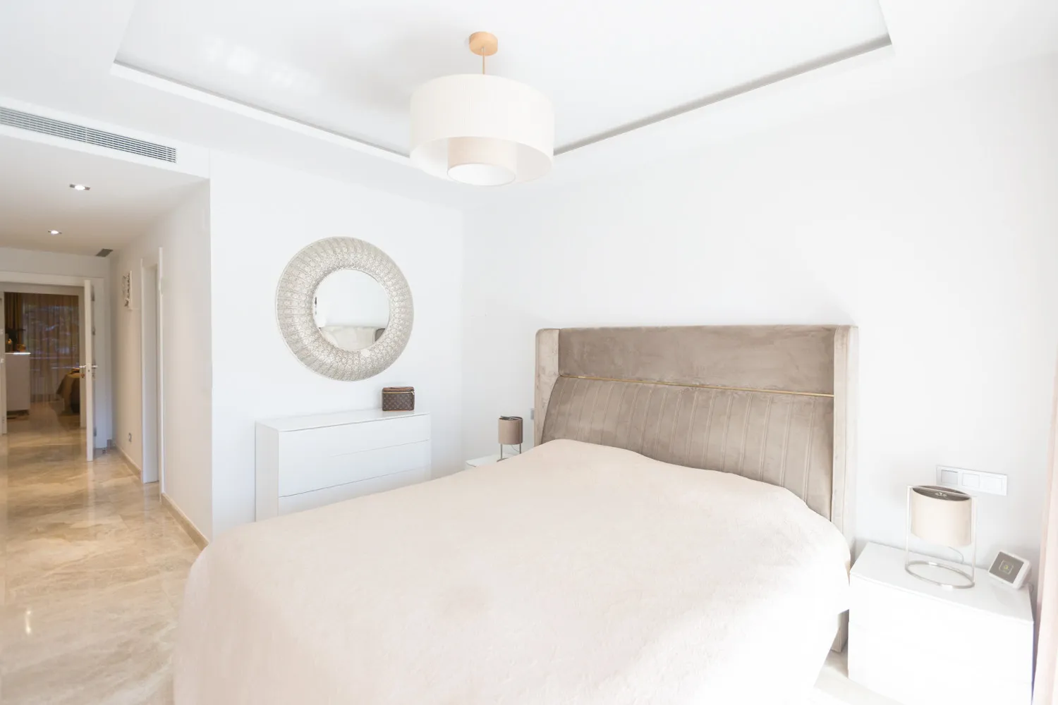 Apartamento planta baja con 2 dormitorios en venta en Alminar de Marbella