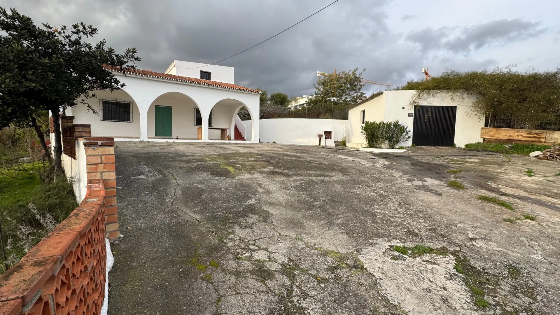Se vende finca con 4 dormitorios en Guadalmansa