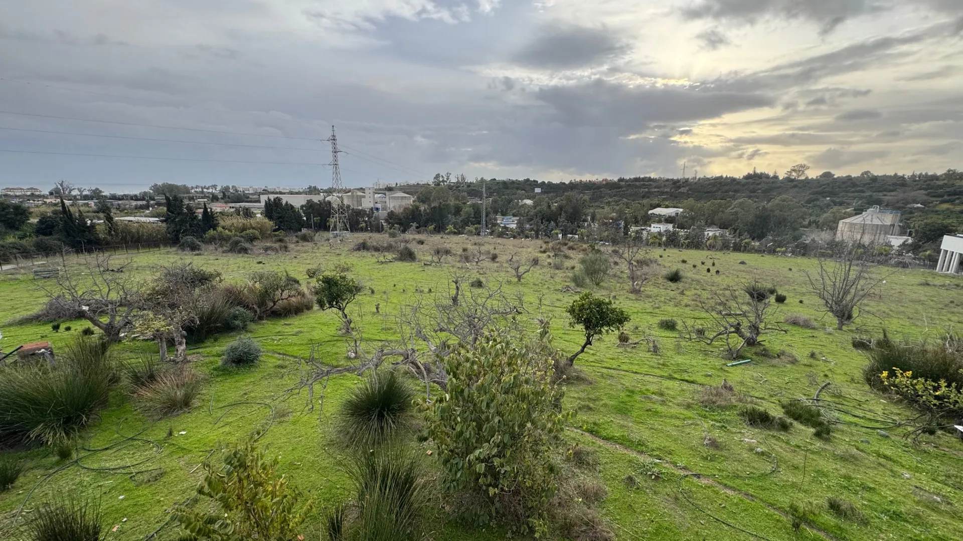 Se vende finca con 4 dormitorios en Guadalmansa