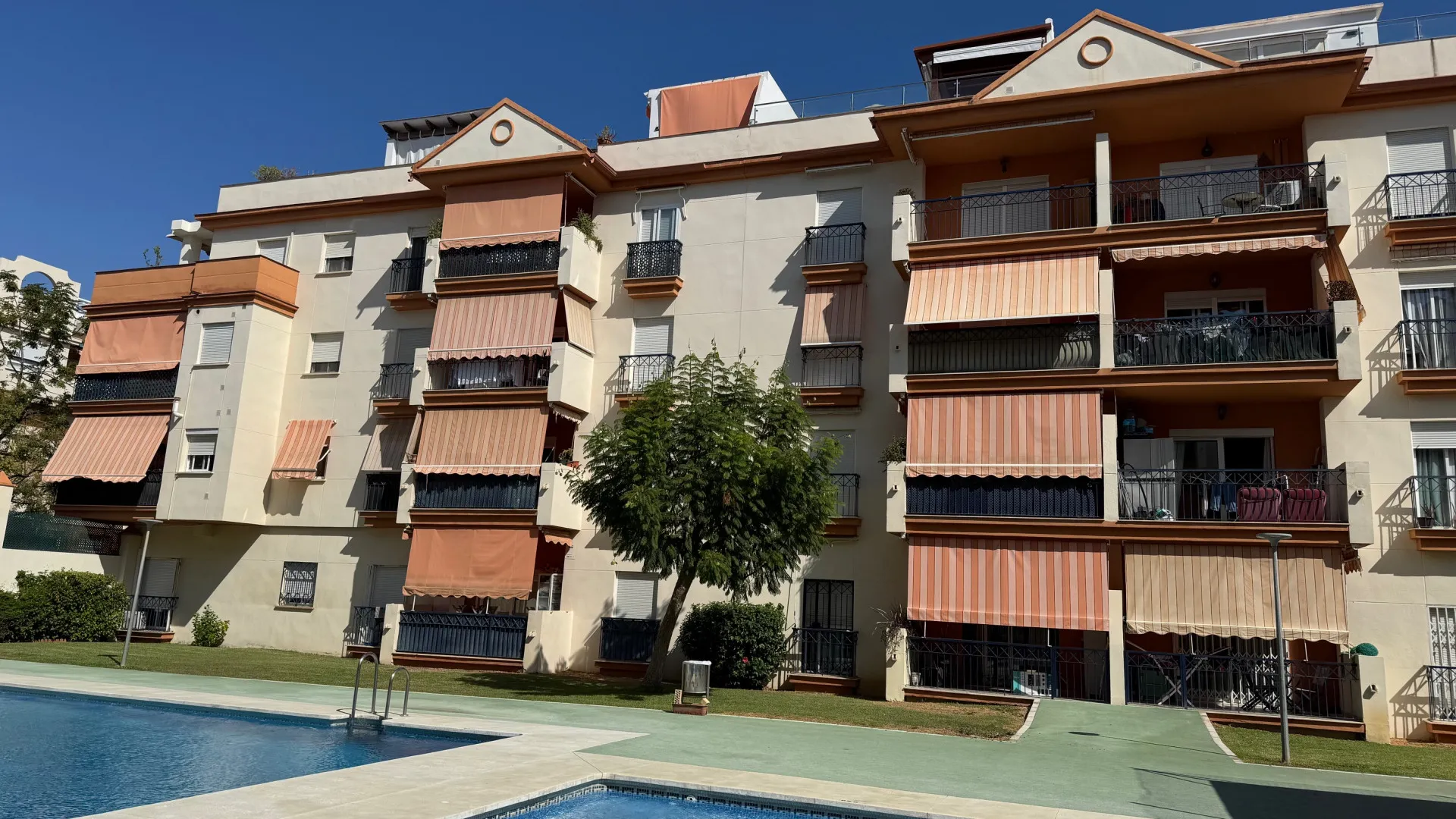Ático en venta de 4 dormitorios en Estepona Centro