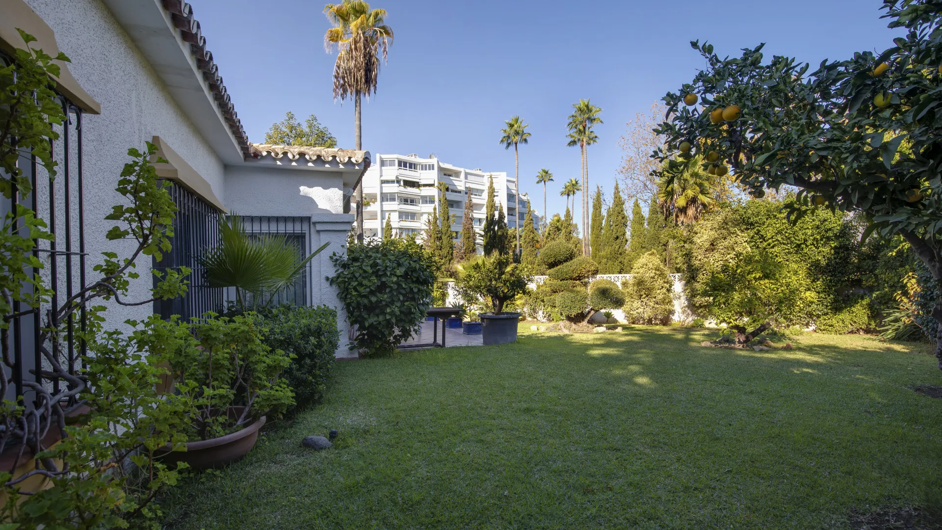 Comprar villa en Guadalmina Alta