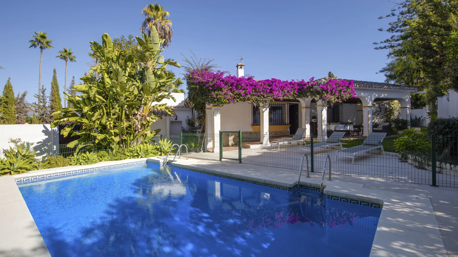 Comprar villa en Guadalmina Alta