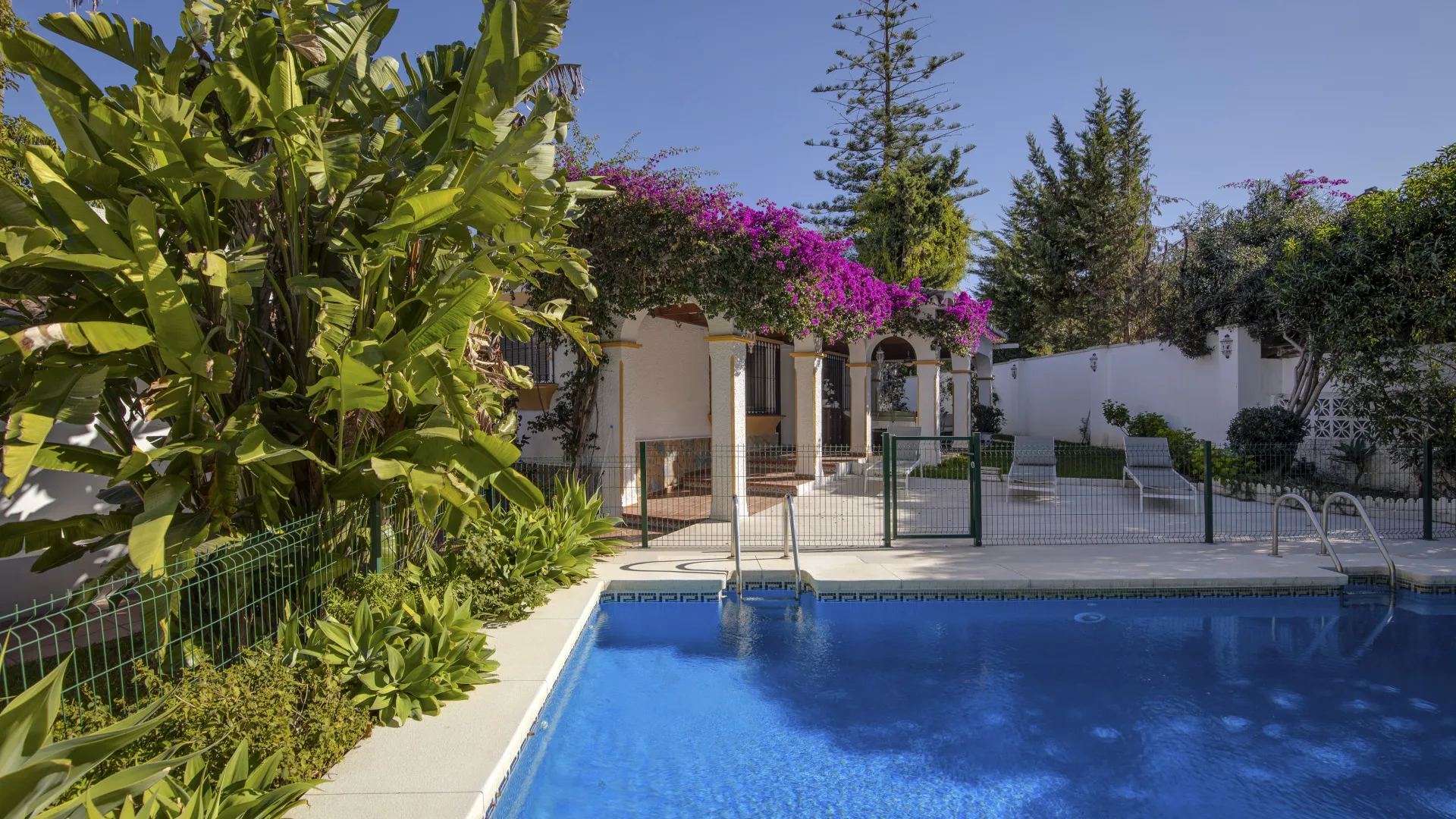 Comprar villa en Guadalmina Alta