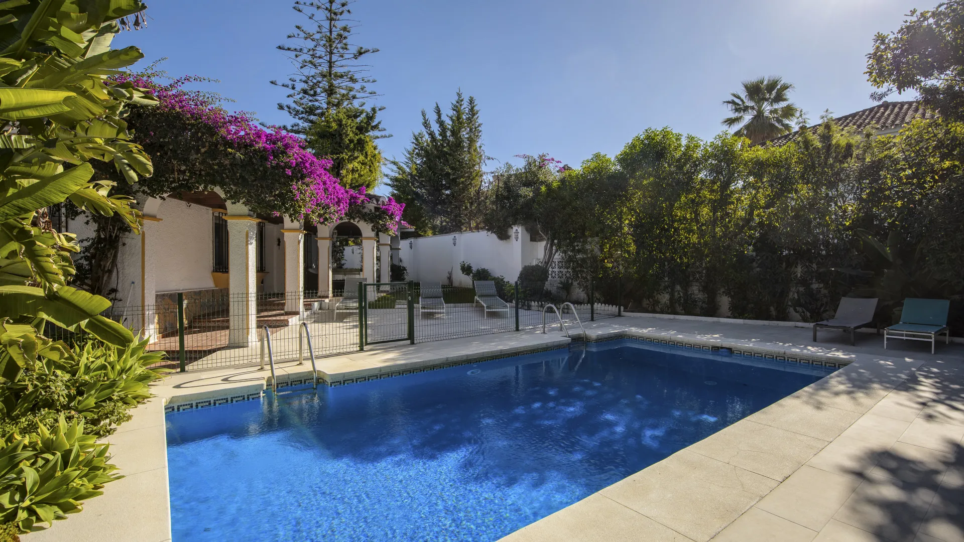 Comprar villa en Guadalmina Alta