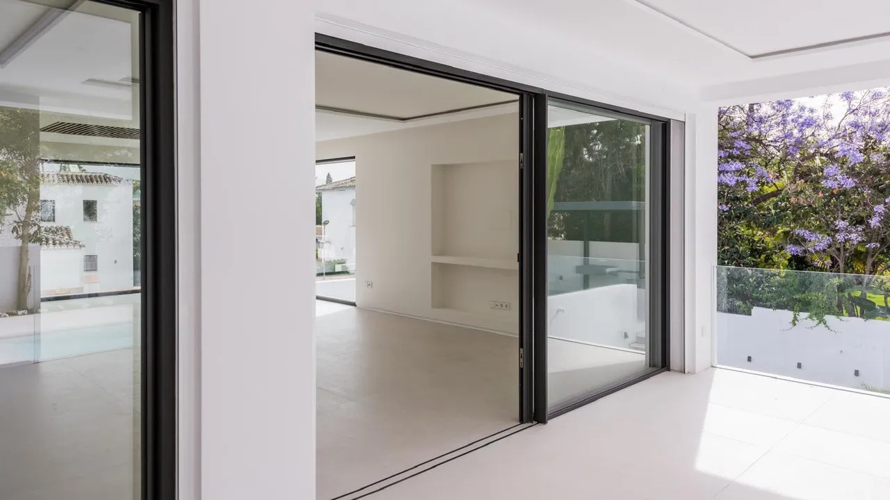 Comprar villa en Guadalmina Alta de 6 dormitorios
