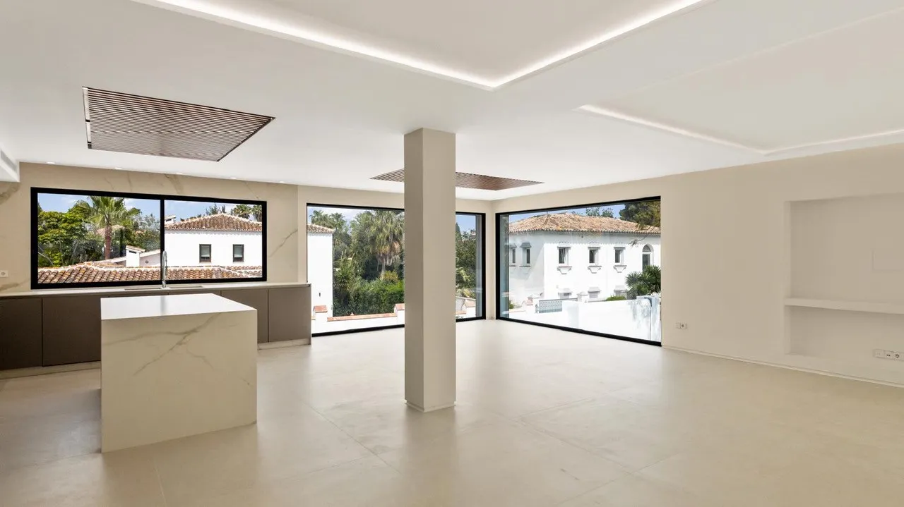 Comprar villa en Guadalmina Alta de 6 dormitorios