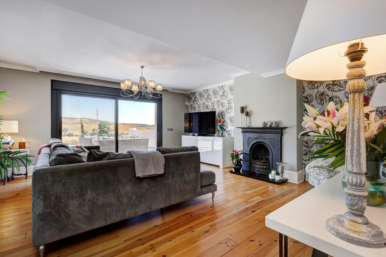 Casares villa for sale