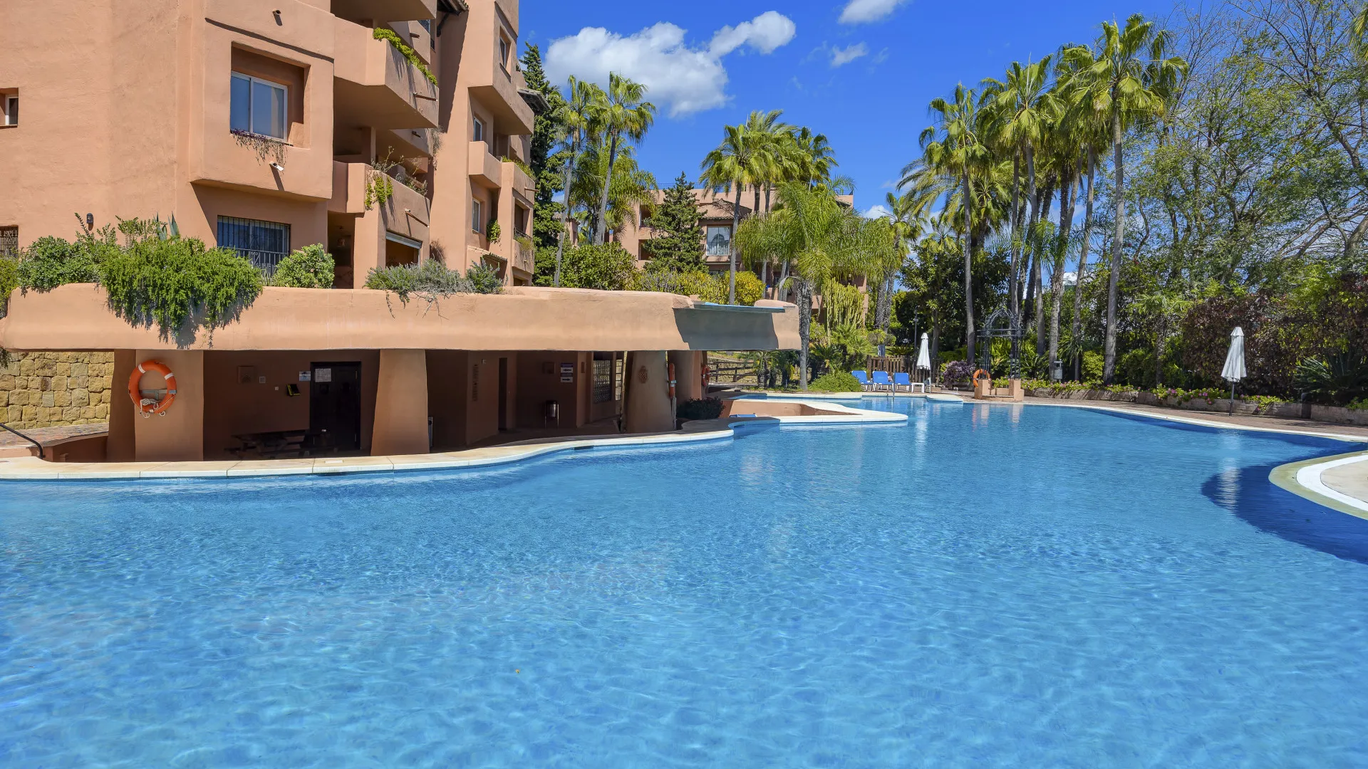 4 bedrooms Marbella Golden Mile apartment for sale