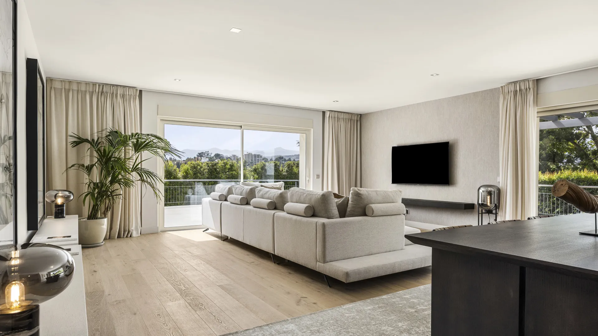 Comprar villa con 4 dormitorios en Guadalmina Alta