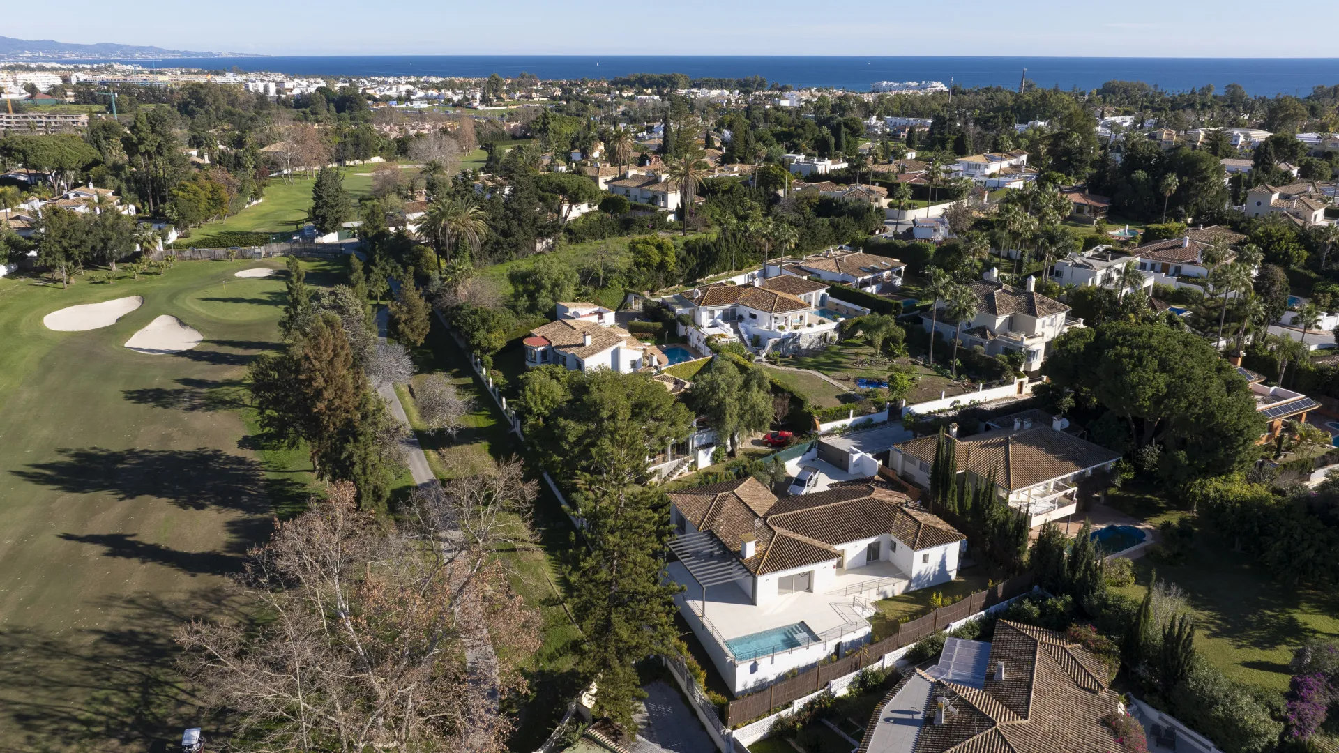 Comprar villa con 4 dormitorios en Guadalmina Alta