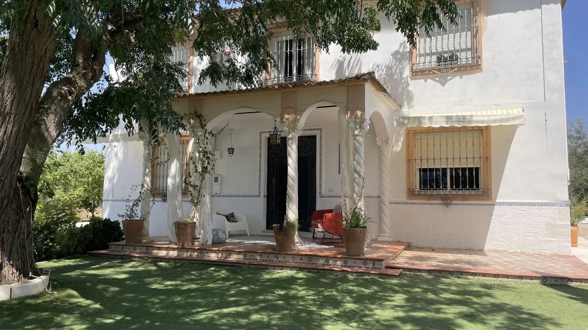Casa de campo con 7 dormitorios en venta en Puente Genil