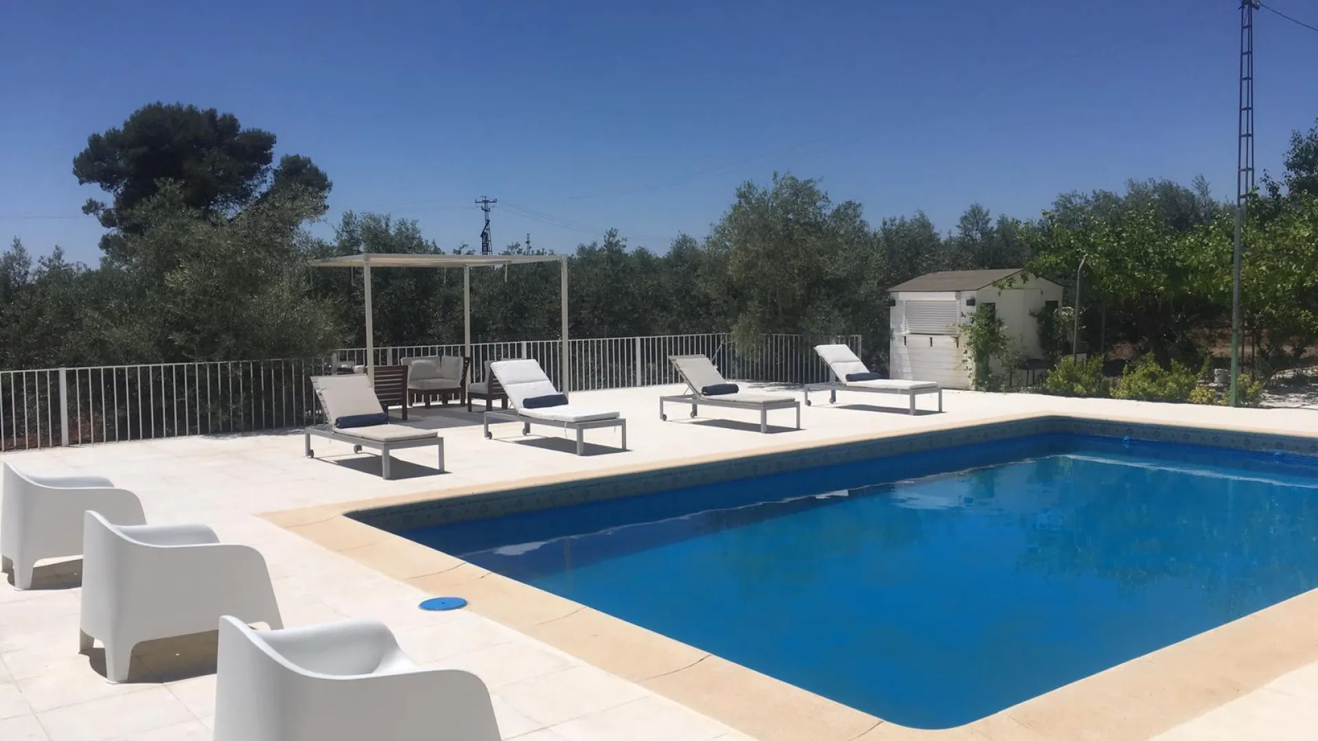 Casa de campo con 7 dormitorios en venta en Puente Genil