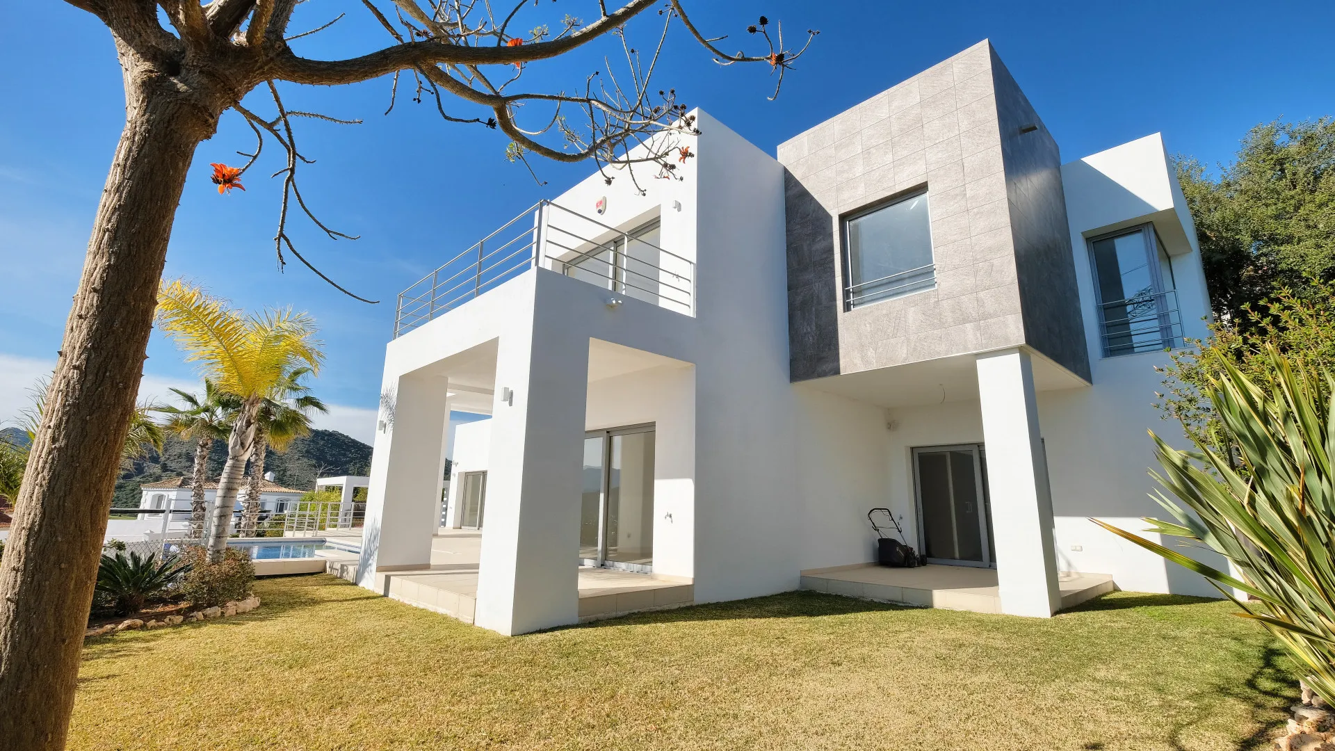 Se vende villa en Puerto del Capitan con 4 dormitorios