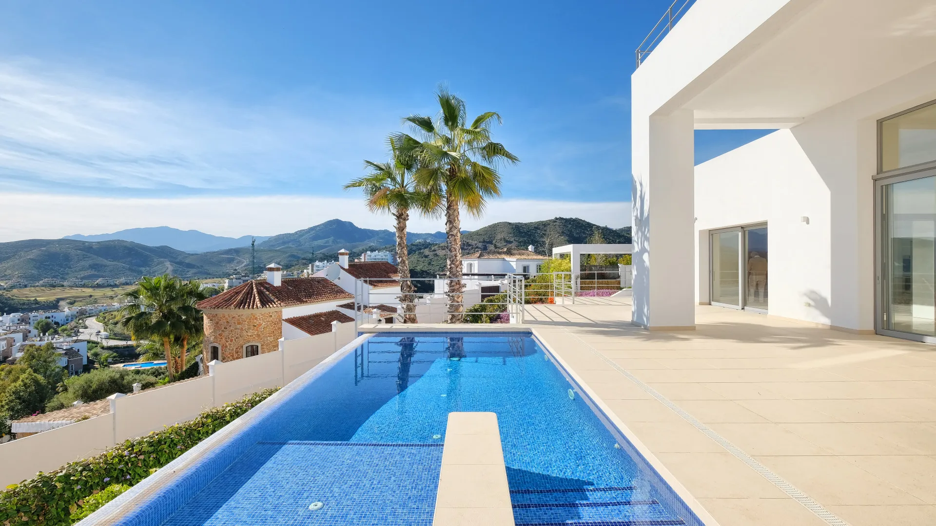 Se vende villa en Puerto del Capitan con 4 dormitorios