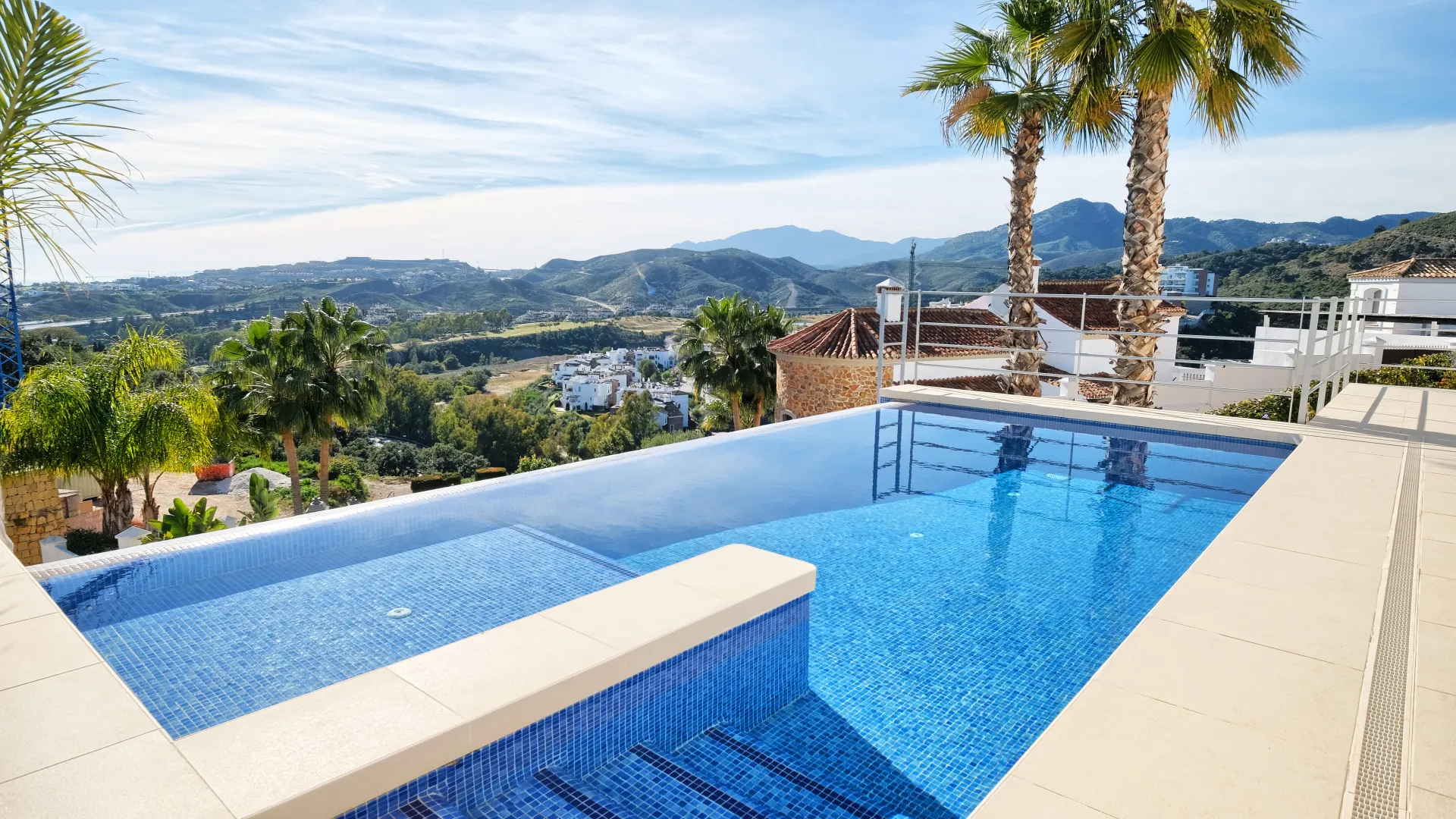Se vende villa en Puerto del Capitan con 4 dormitorios